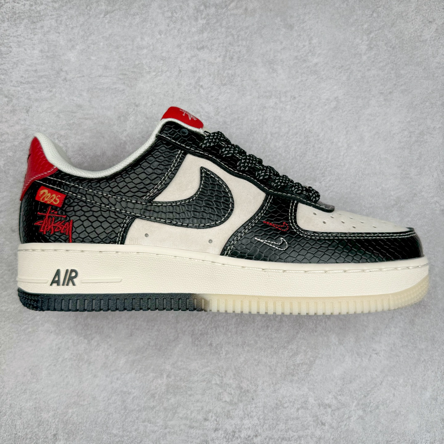 NK Air Force 1´07 Low 空军一号低帮百搭休闲运动板鞋 HH7518-034 柔软、弹性十足的缓震性能和出色的中底设计 横跨复古与现代的外型结合 造就出风靡全球 三十多年的Force 1 直到今天还深受青睐 尺码:36 36.5 37.5 38 38.5 39 40 40.5 41 42 42.5 43 44 44.5 45-选品中心