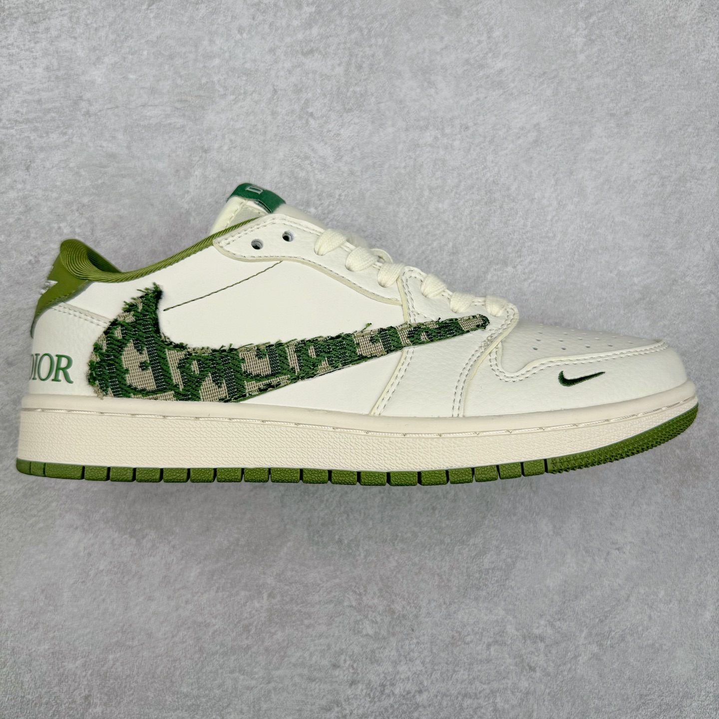 TS x Air Jordan AJ1 Low 倒钩低帮联名定制配色 DM6688-605 原厂内置气垫魔块 A模大底 头层小牛皮 鞋舌AJ原厂专用牛津布+AJ专用反口珍珠布+原厂无杂质高弹内里海棉+特殊封边弹力鞋带 尺码:36 36.5 37.5 38 38.5 39 40 40.5 41 42 42.5 43 44 44.5 45 46 47.5-选品中心