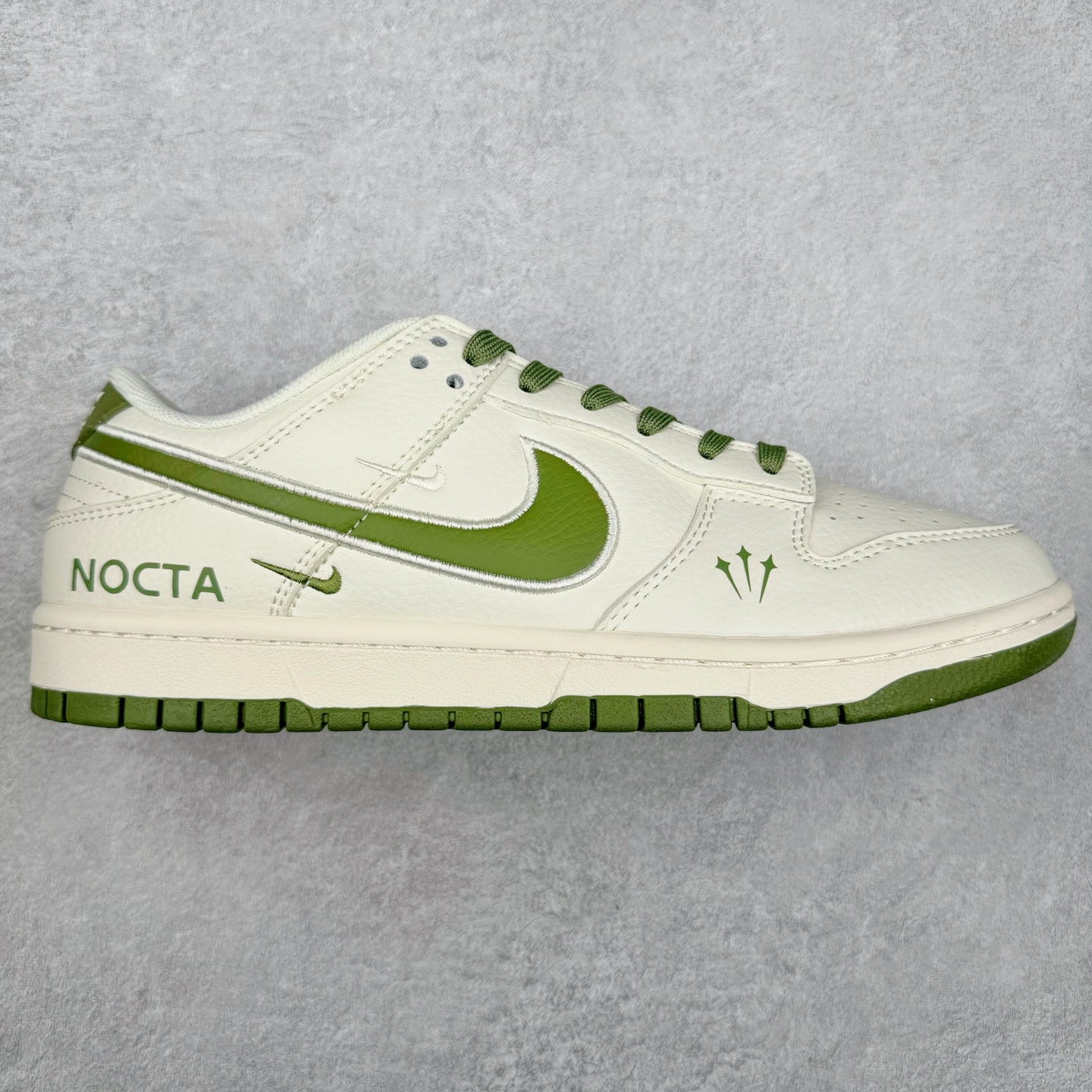 NK Dunk Low 定制配色 DQ1098-388 大厂出品 极力推荐 原装头层材料 独家版型蒸餾加工帶來的是更好的视觉和脚感体验大厂纯原品质出货 清洁度 电绣工艺 皮料切割干净无任何毛边 细节完美 尺码:36 36.5 37.5 38 38.5 39 40 40.5 41 42 42.5 43 44 44.5 45-选品中心