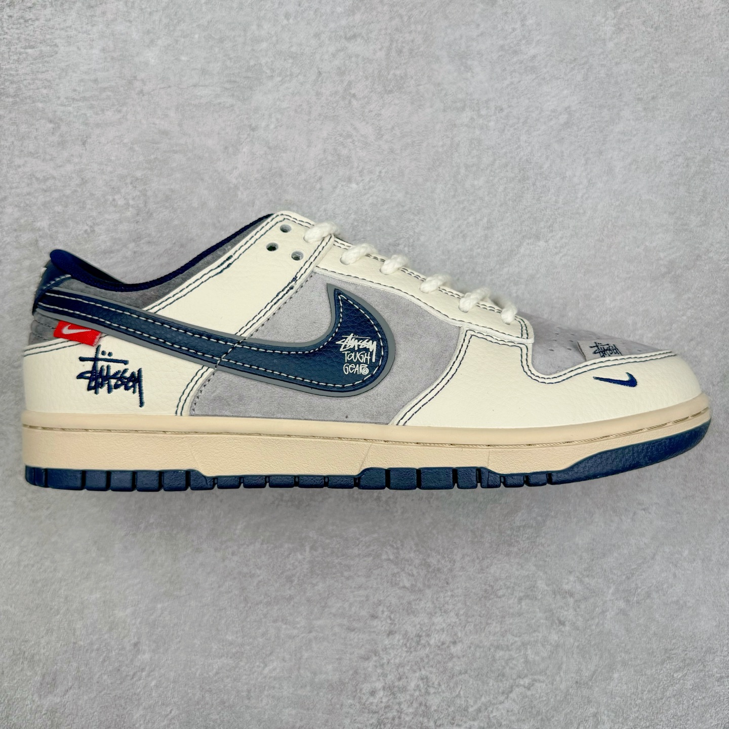 NK Dunk Low 定制配色 DM6868-044 大厂出品 极力推荐 原装头层材料 独家版型蒸餾加工帶來的是更好的视觉和脚感体验大厂纯原品质出货 清洁度 电绣工艺 皮料切割干净无任何毛边 细节完美 尺码：36 36.5 37.5 38 38.5 39 40 40.5 41 42 42.5 43 44 44.5 45-选品中心