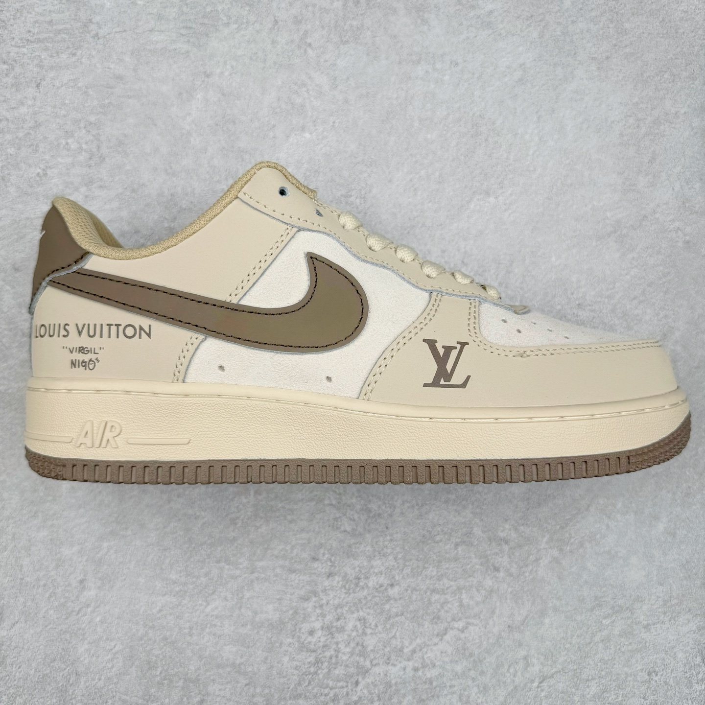 ＃特价福利 NK Air Force 1´07 Low 空军一号百搭休闲运动板鞋 DIY得物定制配色 柔软、弹性十足的缓震性能和出色的中底设计 横跨复古与现代的外型结合 造就出风靡全球三十多年的Force 1 直到今天还深受青睐 尺码：35.5 36 36.5 37.5 38 38.5 39 40 40.5 41 42 42.5 43 44 44.5 45-选品中心