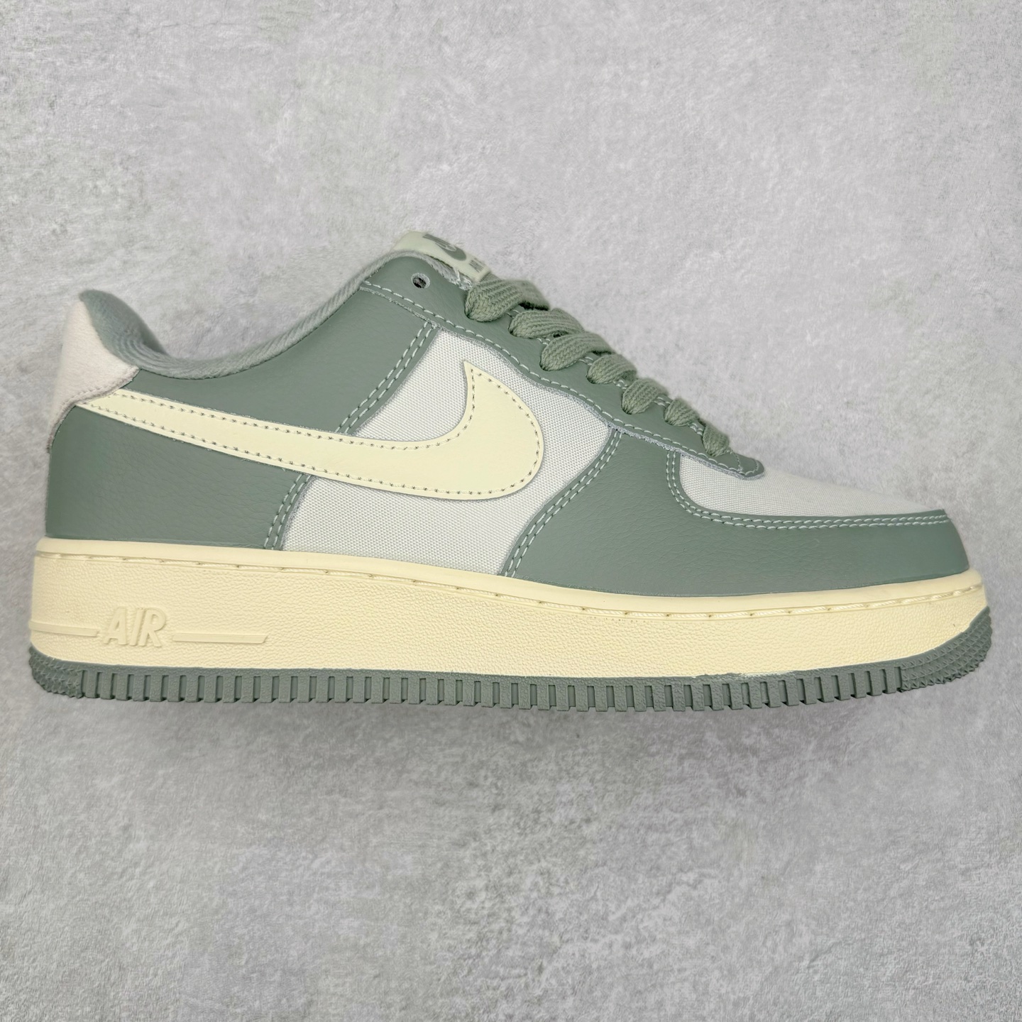 图片[2]-＃特价福利 NK Air Force 1´07 Low 空军一号百搭休闲运动板鞋 DIY得物定制配色 柔软、弹性十足的缓震性能和出色的中底设计 横跨复古与现代的外型结合 造就出风靡全球三十多年的Force 1 直到今天还深受青睐 尺码：35.5 36 36.5 37.5 38 38.5 39 40 40.5 41 42 42.5 43 44 44.5 45-选品中心