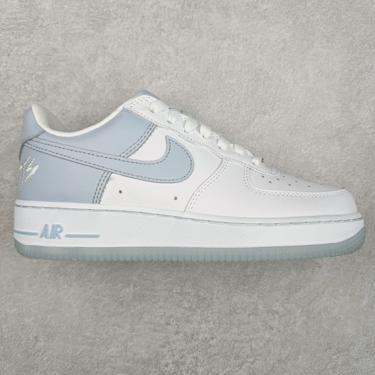 图片[5]-＃特价福利 NK Air Force 1´07 Low 空军一号百搭休闲运动板鞋 DIY得物定制配色 柔软、弹性十足的缓震性能和出色的中底设计 横跨复古与现代的外型结合 造就出风靡全球三十多年的Force 1 直到今天还深受青睐 尺码：35.5 36 36.5 37.5 38 38.5 39 40 40.5 41 42 42.5 43 44 44.5 45-选品中心