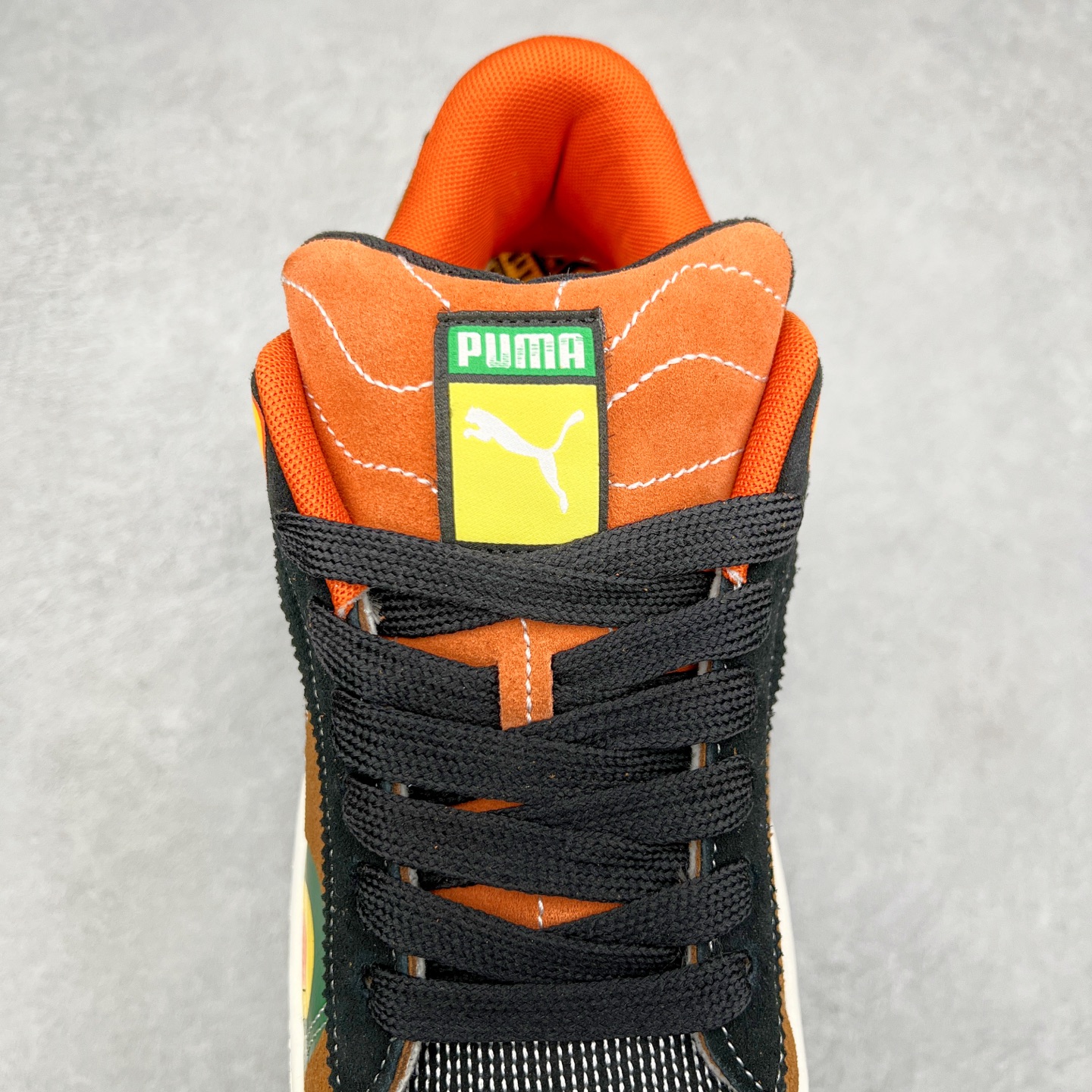 图片[5]-PUMA SUEDE XL 彪马新款面包鞋男女同款复古休闲板鞋 赠送一双鞋带 鞋身通体采用细腻的麂皮材质 厚实柔软 质感出众 鞋侧保留PUMA标志性跑道图案 侧面与后跟点缀金属色PUMA LOGO 兼具辨识度与细节感 加厚鞋垫、饱满鞋舌 搭配加宽扁形鞋带 使得穿着感更加贴合与舒适 值得一提的是 本季SUEDE XL鞋款以黑色、红色及蓝色最为瞩目 经典黑的配色 在低调之余可轻松驾驭任何潮流风格造型 而高饱和度的配色 则是当之无愧的早春出街利器。货号： 395205 尺码：36 37 37.5 38 38.5 39 40 40.5 41 42 42.5 43 44 45-选品中心