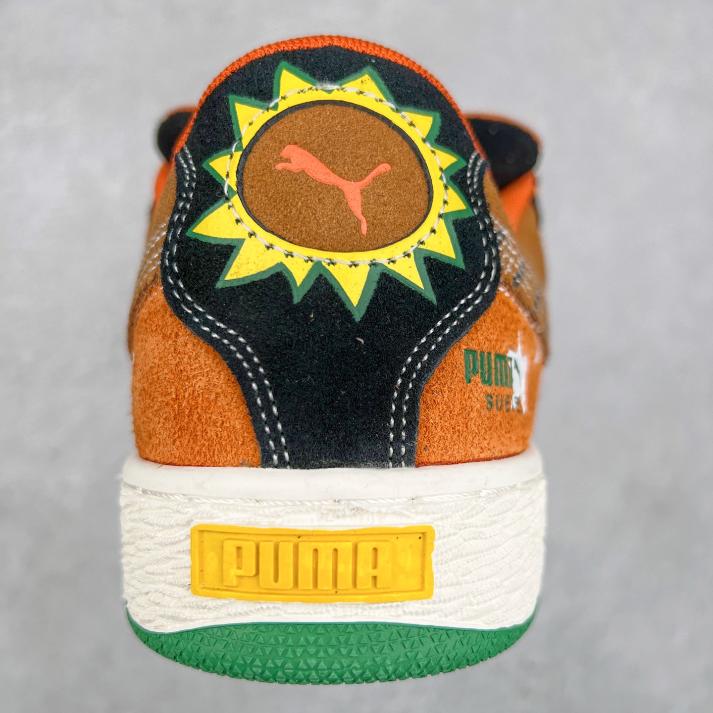 图片[8]-PUMA SUEDE XL 彪马新款面包鞋男女同款复古休闲板鞋 赠送一双鞋带 鞋身通体采用细腻的麂皮材质 厚实柔软 质感出众 鞋侧保留PUMA标志性跑道图案 侧面与后跟点缀金属色PUMA LOGO 兼具辨识度与细节感 加厚鞋垫、饱满鞋舌 搭配加宽扁形鞋带 使得穿着感更加贴合与舒适 值得一提的是 本季SUEDE XL鞋款以黑色、红色及蓝色最为瞩目 经典黑的配色 在低调之余可轻松驾驭任何潮流风格造型 而高饱和度的配色 则是当之无愧的早春出街利器。货号： 395205 尺码：36 37 37.5 38 38.5 39 40 40.5 41 42 42.5 43 44 45-选品中心