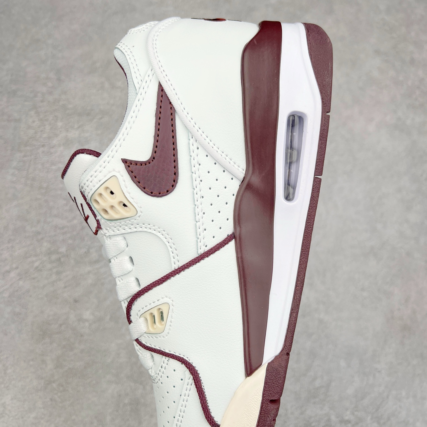 图片[7]-NK Air Flight AJ89 复古运动鞋 AJ4兄弟款系列篮球鞋 FQ5286-100 重塑80年代后期非凡篮球战靴的经典风范,利落皮革结构搭载卓越缓震系统 重现传世经典的卓越性能 取用皮革与合成材质组合鞋面 简约利落潮流运动 尺码：36 36.5 37.5 38 38.5 39 40 40.5 41 42 42.5 43 44 44.5 45 46-选品中心