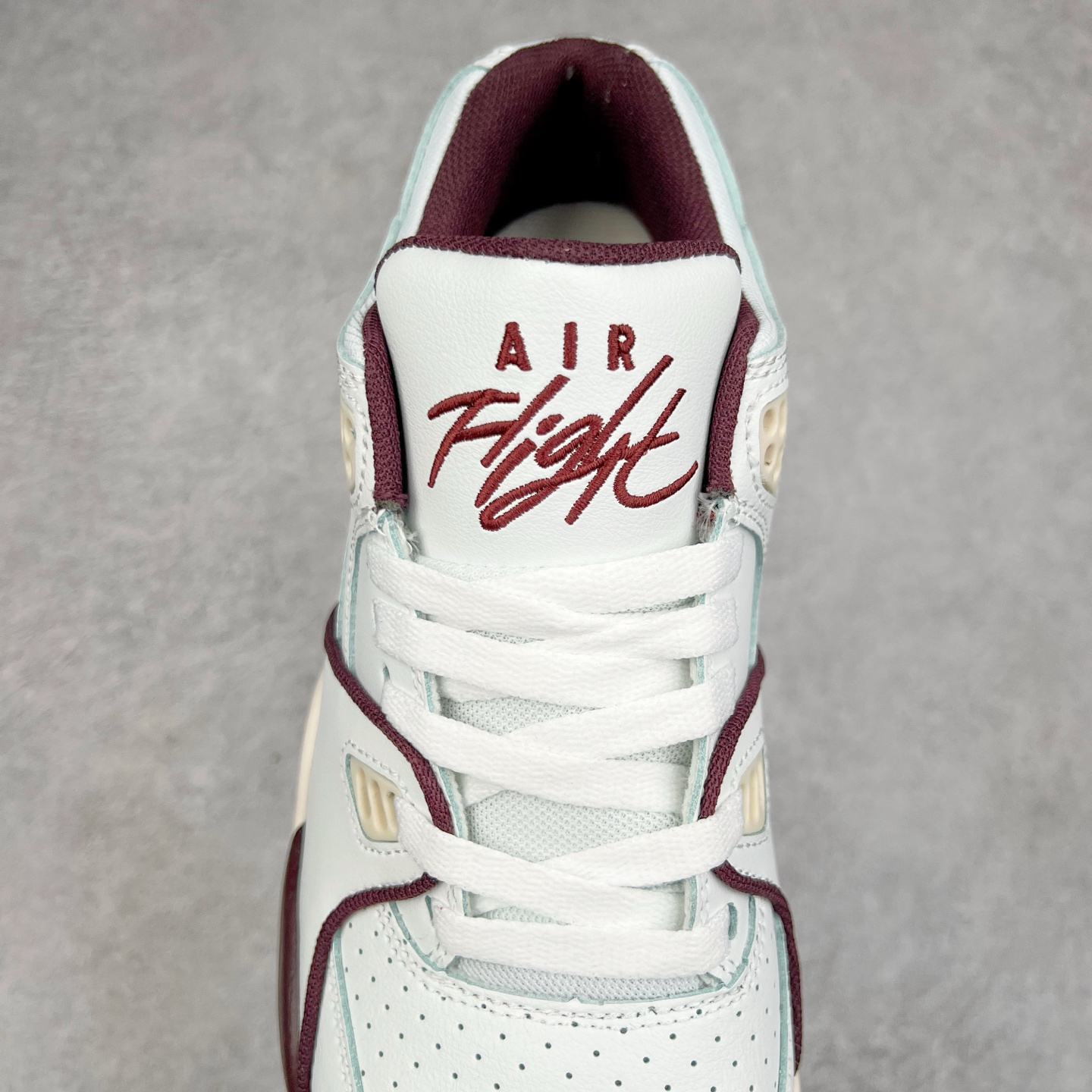 图片[5]-NK Air Flight AJ89 复古运动鞋 AJ4兄弟款系列篮球鞋 FQ5286-100 重塑80年代后期非凡篮球战靴的经典风范,利落皮革结构搭载卓越缓震系统 重现传世经典的卓越性能 取用皮革与合成材质组合鞋面 简约利落潮流运动 尺码：36 36.5 37.5 38 38.5 39 40 40.5 41 42 42.5 43 44 44.5 45 46-选品中心