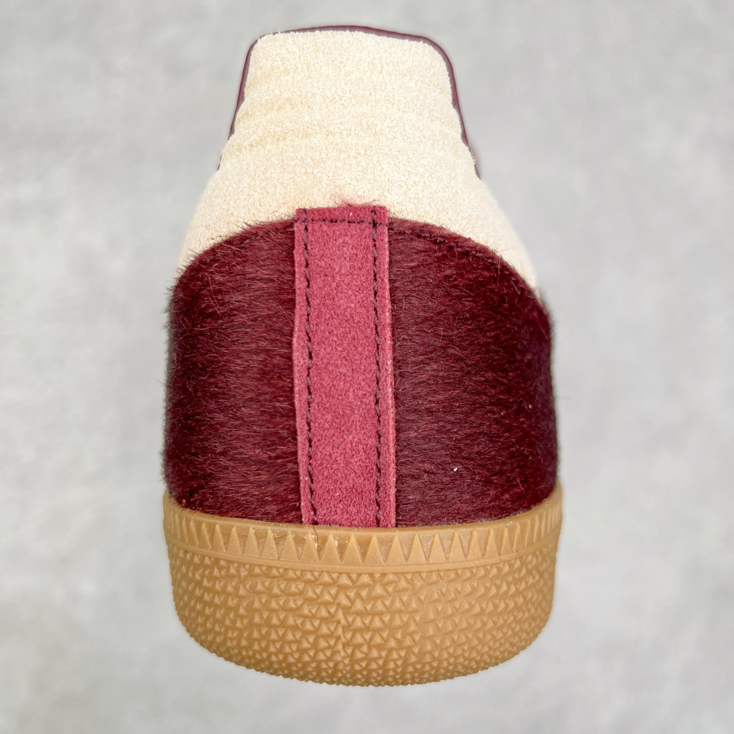 图片[8]-AD Original Samba OG 复古经典轻便板鞋 JP5330 这款桑巴鞋展示了高质量的工艺 带有装饰的超锁缝制和无缝的手感 柔软、柔软的皮革造型和标志性的3条纹完成了精致的外观 正规合身鞋带 鞋面上有绒面鞋垫 橡胶鞋底 享受正畸套筒软感 自50年代首次亮相以来就一直在赢得粉丝的青睐 尺码：36 36.5 37.5 38 38.5 39 40 40.5 41 42 42.5 43 44 44.5 45-选品中心