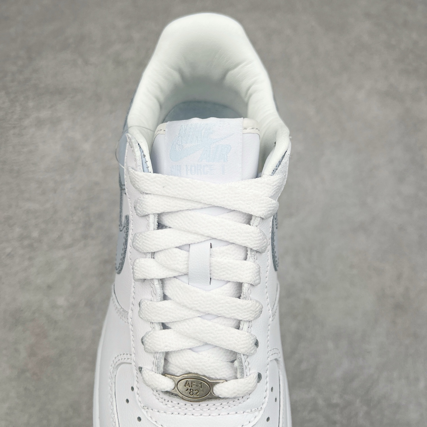 图片[5]-＃特价福利 NK Air Force 1´07 Low 空军一号百搭休闲运动板鞋 DIY得物定制配色 柔软、弹性十足的缓震性能和出色的中底设计 横跨复古与现代的外型结合 造就出风靡全球三十多年的Force 1 直到今天还深受青睐 尺码：35.5 36 36.5 37.5 38 38.5 39 40 40.5 41 42 42.5 43 44 44.5 45-选品中心