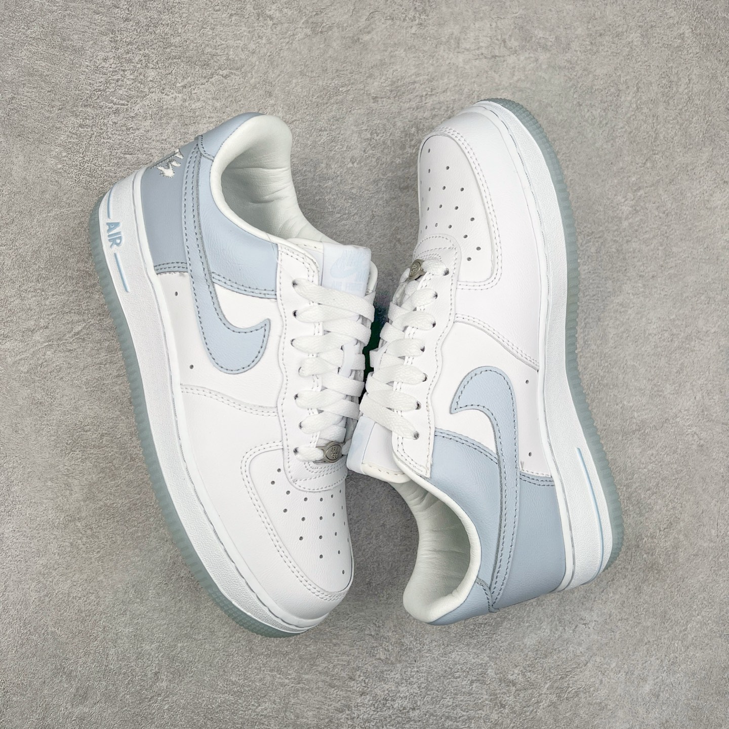 图片[3]-＃特价福利 NK Air Force 1´07 Low 空军一号百搭休闲运动板鞋 DIY得物定制配色 柔软、弹性十足的缓震性能和出色的中底设计 横跨复古与现代的外型结合 造就出风靡全球三十多年的Force 1 直到今天还深受青睐 尺码：35.5 36 36.5 37.5 38 38.5 39 40 40.5 41 42 42.5 43 44 44.5 45-选品中心