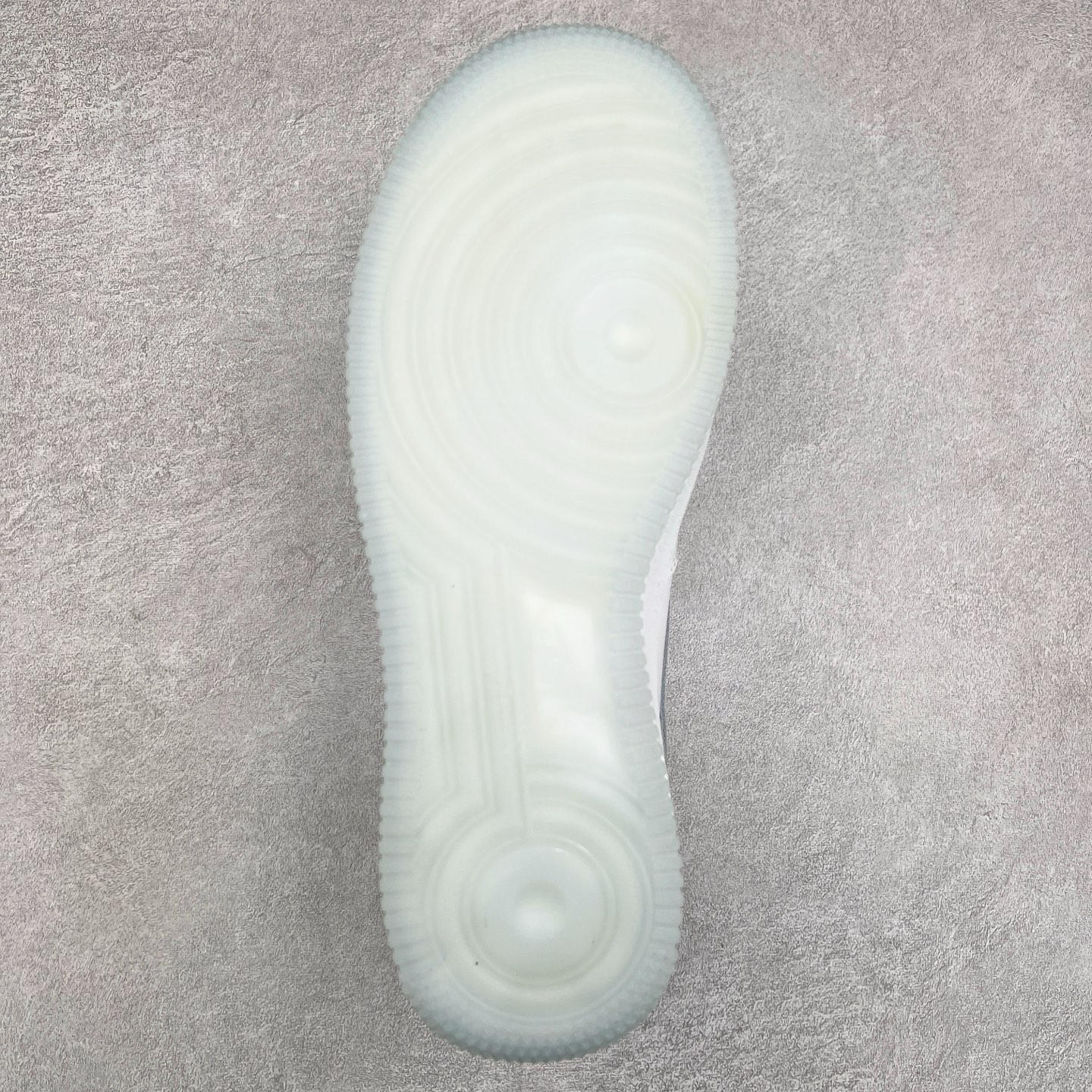 图片[9]-＃特价福利 NK Air Force 1´07 Low 空军一号百搭休闲运动板鞋 DIY得物定制配色 柔软、弹性十足的缓震性能和出色的中底设计 横跨复古与现代的外型结合 造就出风靡全球三十多年的Force 1 直到今天还深受青睐 尺码：35.5 36 36.5 37.5 38 38.5 39 40 40.5 41 42 42.5 43 44 44.5 45-选品中心