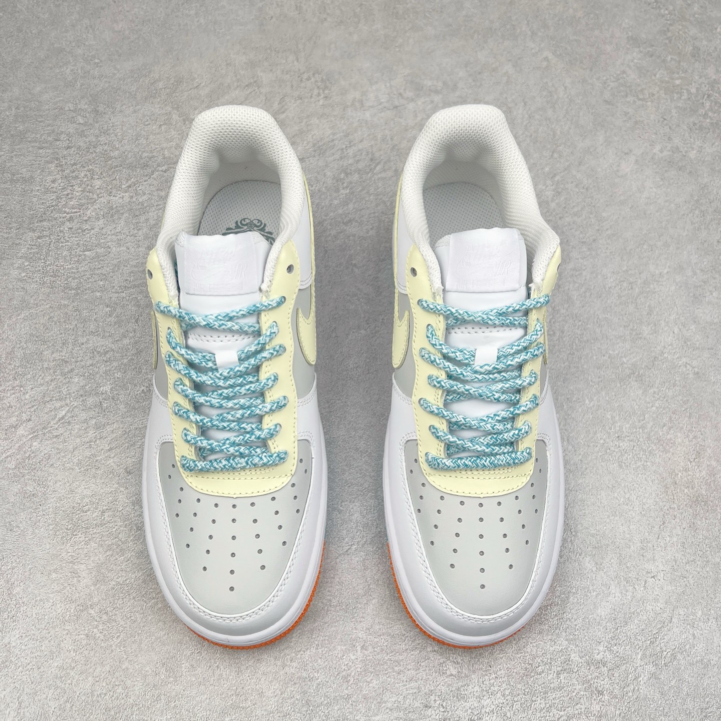 图片[2]-＃特价福利 NK Air Force 1´07 Low 空军一号百搭休闲运动板鞋 DIY得物定制配色 柔软、弹性十足的缓震性能和出色的中底设计 横跨复古与现代的外型结合 造就出风靡全球三十多年的Force 1 直到今天还深受青睐 尺码：35.5 36 36.5 37.5 38 38.5 39 40 40.5 41 42 42.5 43 44 44.5 45-选品中心