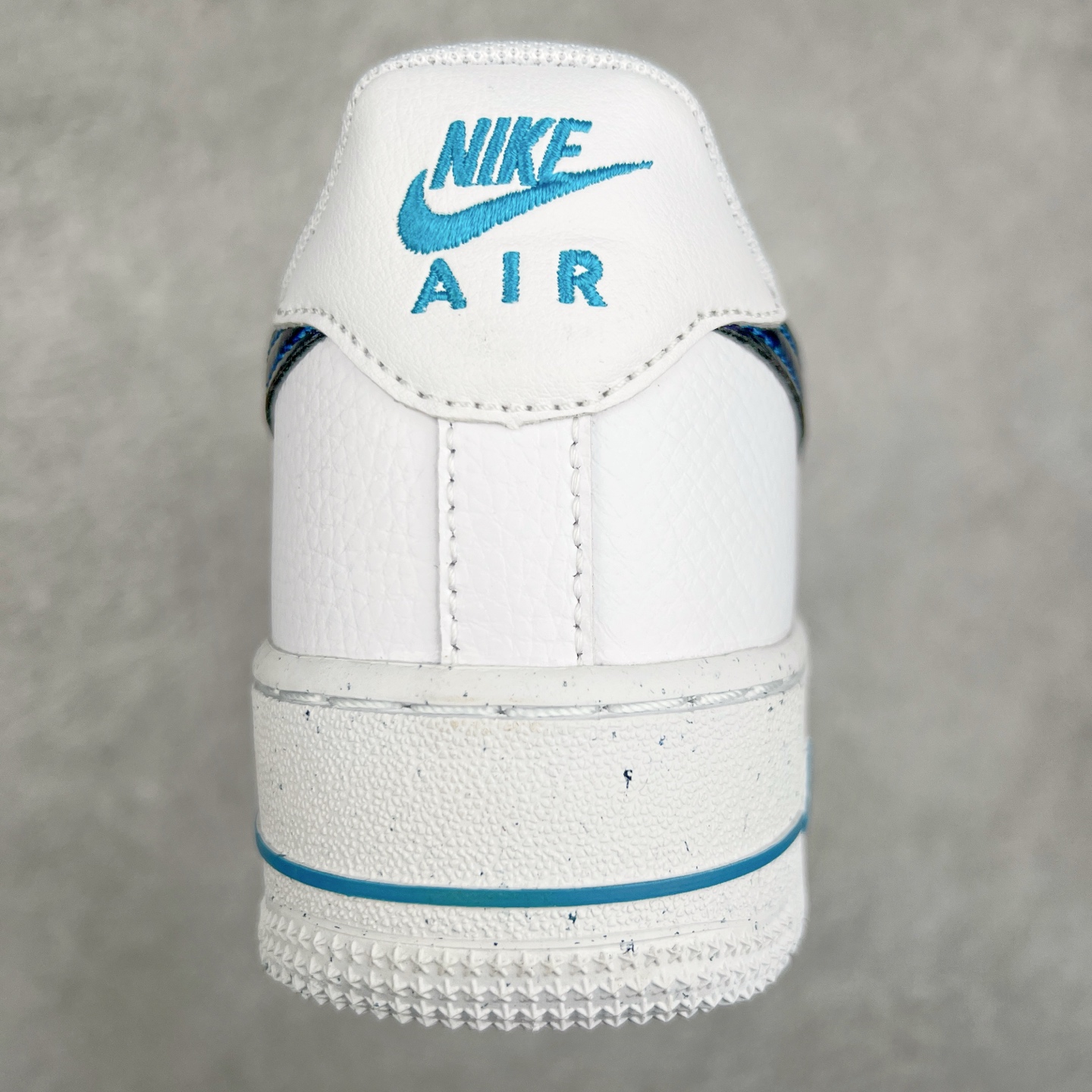 图片[8]-＃特价福利 NK Air Force 1´07 Low 空军一号百搭休闲运动板鞋 DIY得物定制配色 柔软、弹性十足的缓震性能和出色的中底设计 横跨复古与现代的外型结合 造就出风靡全球三十多年的Force 1 直到今天还深受青睐 尺码：35.5 36 36.5 37.5 38 38.5 39 40 40.5 41 42 42.5 43 44 44.5 45-选品中心