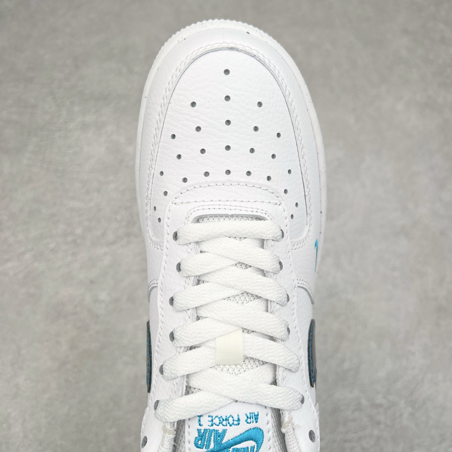 图片[4]-＃特价福利 NK Air Force 1´07 Low 空军一号百搭休闲运动板鞋 DIY得物定制配色 柔软、弹性十足的缓震性能和出色的中底设计 横跨复古与现代的外型结合 造就出风靡全球三十多年的Force 1 直到今天还深受青睐 尺码：35.5 36 36.5 37.5 38 38.5 39 40 40.5 41 42 42.5 43 44 44.5 45-选品中心