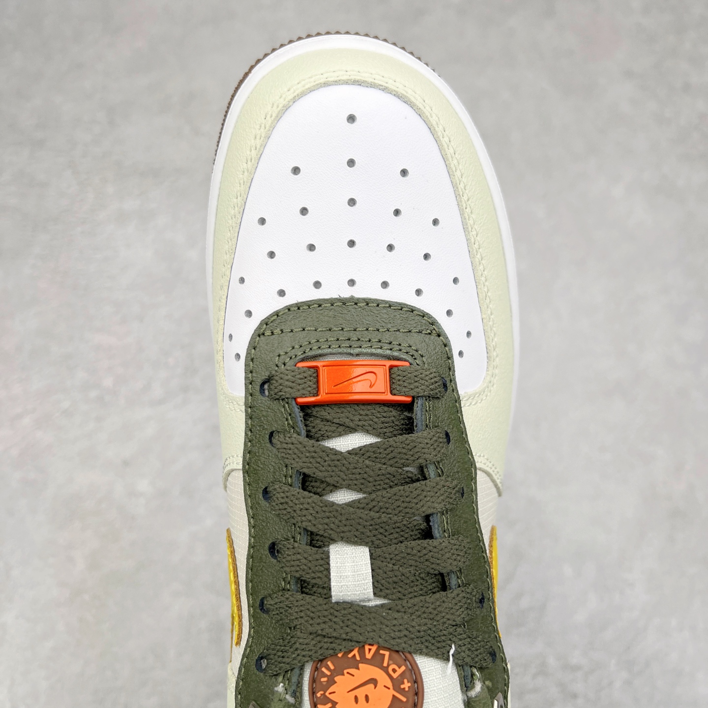 图片[4]-＃特价福利 NK Air Force 1´07 Low 空军一号百搭休闲运动板鞋 DIY得物定制配色 柔软、弹性十足的缓震性能和出色的中底设计 横跨复古与现代的外型结合 造就出风靡全球三十多年的Force 1 直到今天还深受青睐 尺码：35.5 36 36.5 37.5 38 38.5 39 40 40.5 41 42 42.5 43 44 44.5 45-选品中心