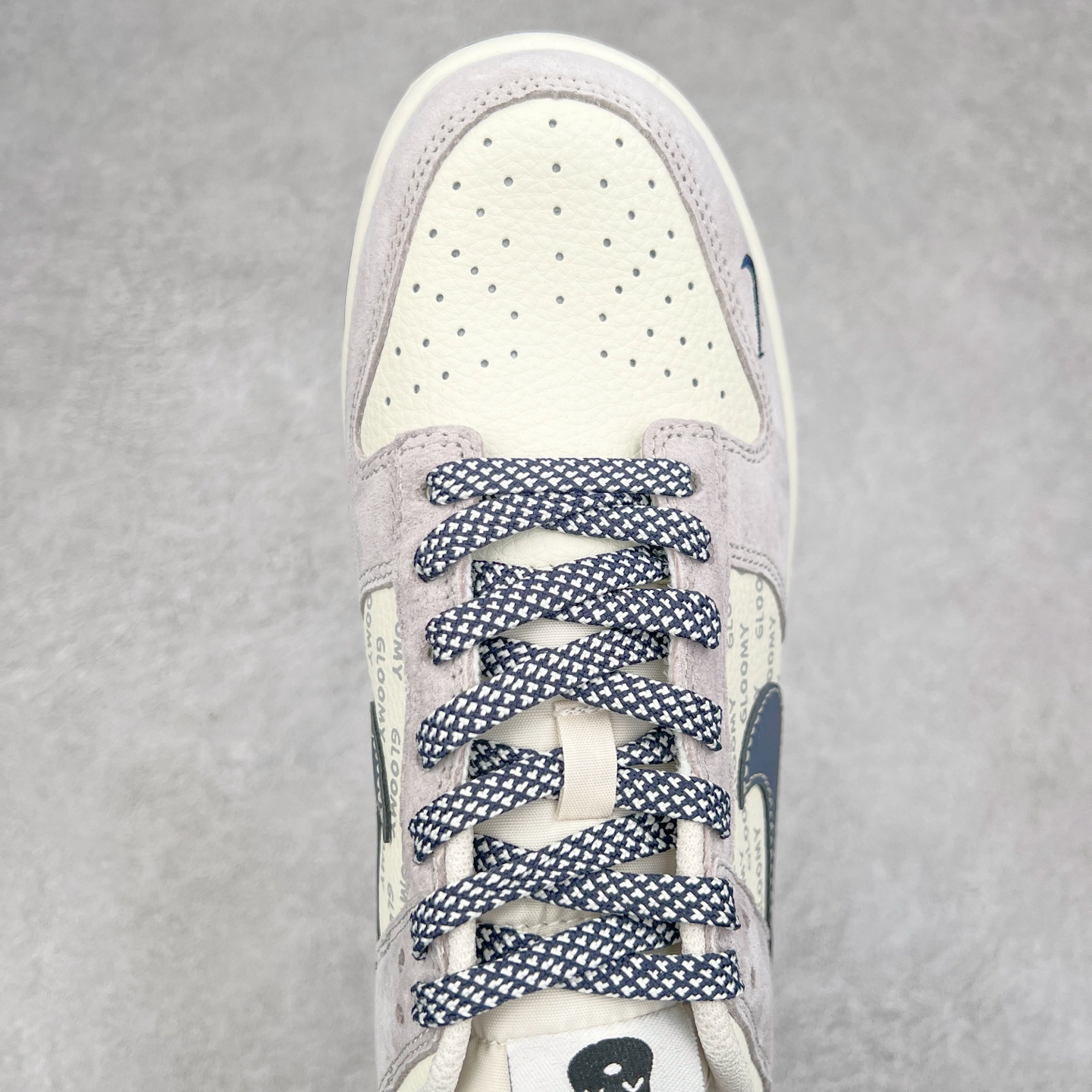 图片[4]-NK Dunk Low 定制配色 DJ2024-104 大厂出品 极力推荐 原装头层材料 独家版型蒸餾加工帶來的是更好的视觉和脚感体验大厂纯原品质出货 清洁度 电绣工艺 皮料切割干净无任何毛边 细节完美 尺码：36 36.5 37.5 38 38.5 39 40 40.5 41 42 42.5 43 44 44.5 45-选品中心