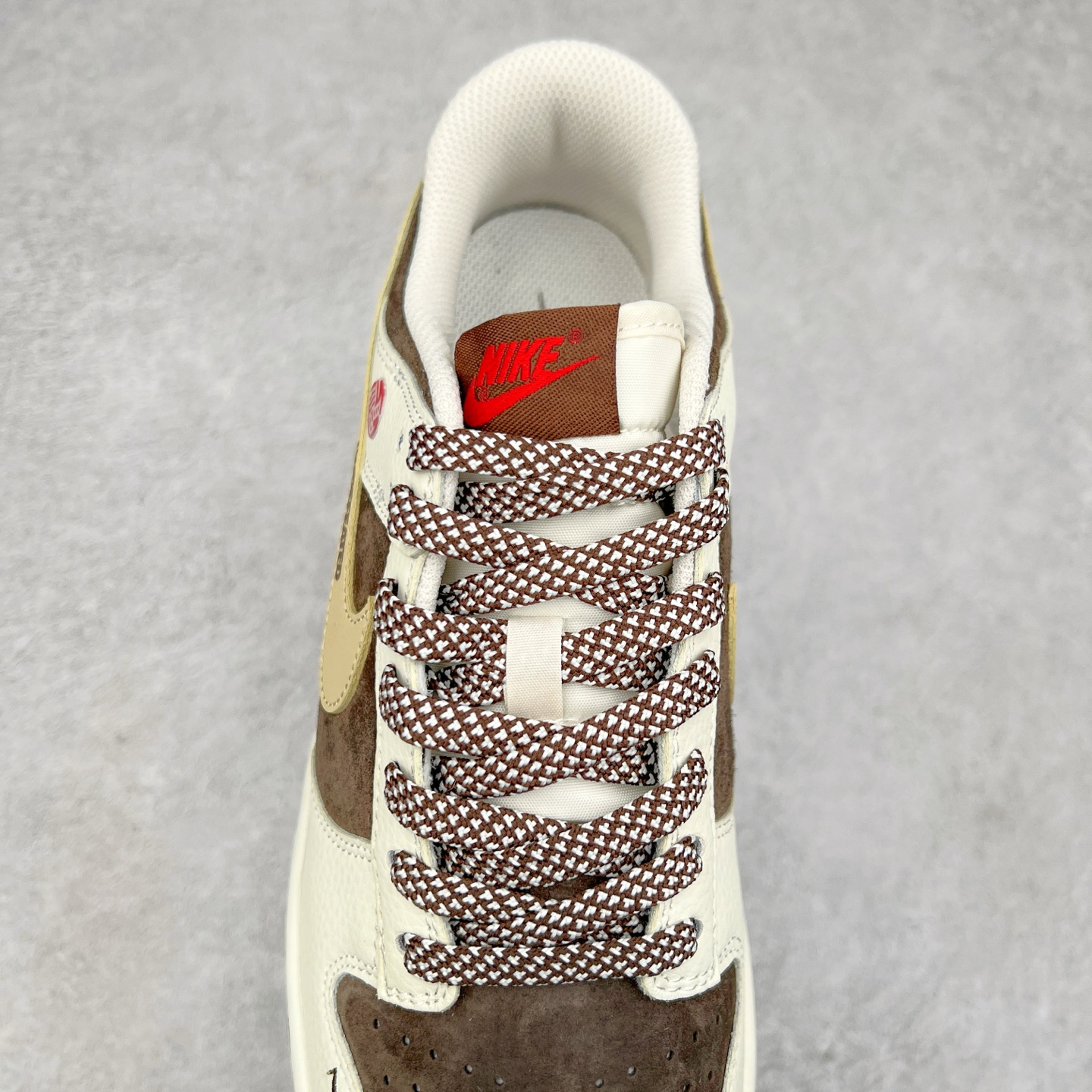 图片[5]-NK Dunk Low 定制配色 DJ2024-089 大厂出品 极力推荐 原装头层材料 独家版型蒸餾加工帶來的是更好的视觉和脚感体验大厂纯原品质出货 清洁度 电绣工艺 皮料切割干净无任何毛边 细节完美 尺码：36 36.5 37.5 38 38.5 39 40 40.5 41 42 42.5 43 44 44.5 45-选品中心