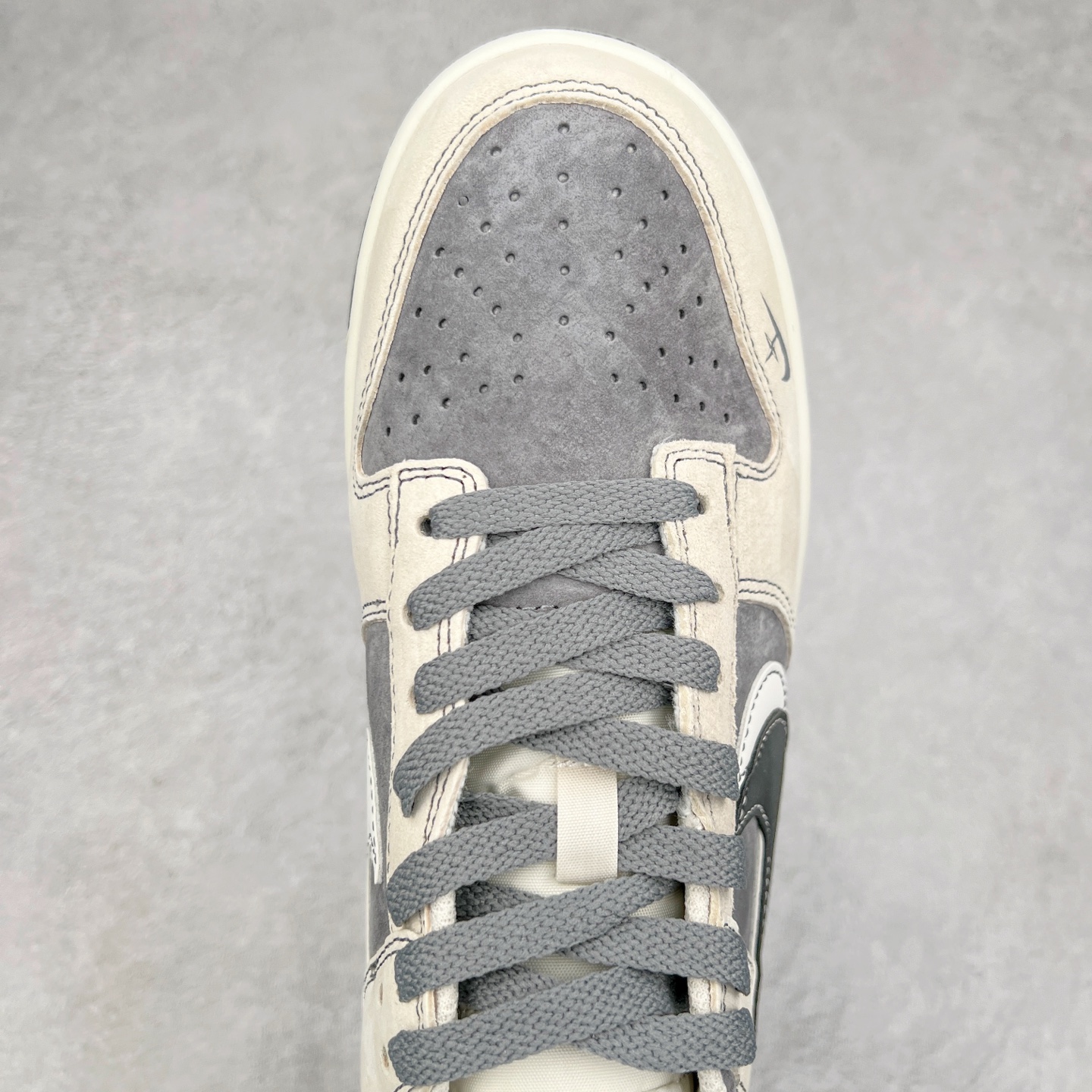 图片[4]-NK Dunk Low 定制配色 DJ2024-087 大厂出品 极力推荐 原装头层材料 独家版型蒸餾加工帶來的是更好的视觉和脚感体验大厂纯原品质出货 清洁度 电绣工艺 皮料切割干净无任何毛边 细节完美 尺码：36 36.5 37.5 38 38.5 39 40 40.5 41 42 42.5 43 44 44.5 45-选品中心