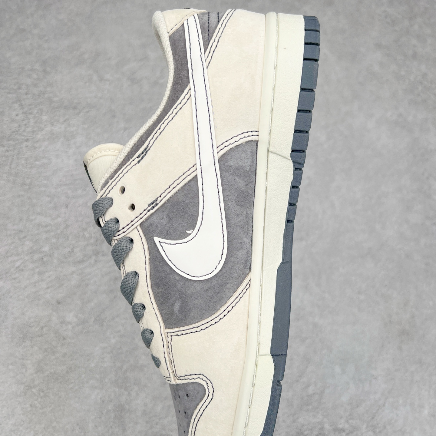 图片[7]-NK Dunk Low 定制配色 DJ2024-087 大厂出品 极力推荐 原装头层材料 独家版型蒸餾加工帶來的是更好的视觉和脚感体验大厂纯原品质出货 清洁度 电绣工艺 皮料切割干净无任何毛边 细节完美 尺码：36 36.5 37.5 38 38.5 39 40 40.5 41 42 42.5 43 44 44.5 45-选品中心