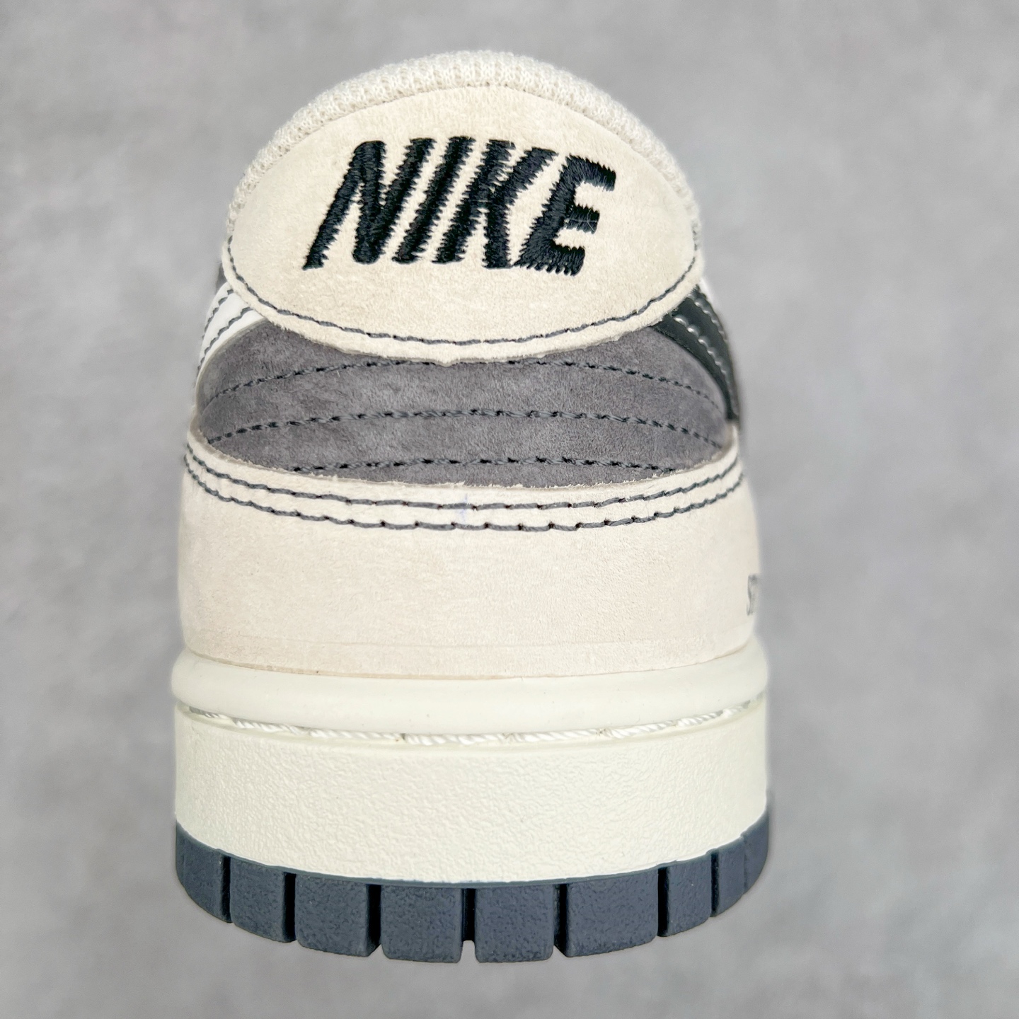 图片[8]-NK Dunk Low 定制配色 DJ2024-087 大厂出品 极力推荐 原装头层材料 独家版型蒸餾加工帶來的是更好的视觉和脚感体验大厂纯原品质出货 清洁度 电绣工艺 皮料切割干净无任何毛边 细节完美 尺码：36 36.5 37.5 38 38.5 39 40 40.5 41 42 42.5 43 44 44.5 45-选品中心