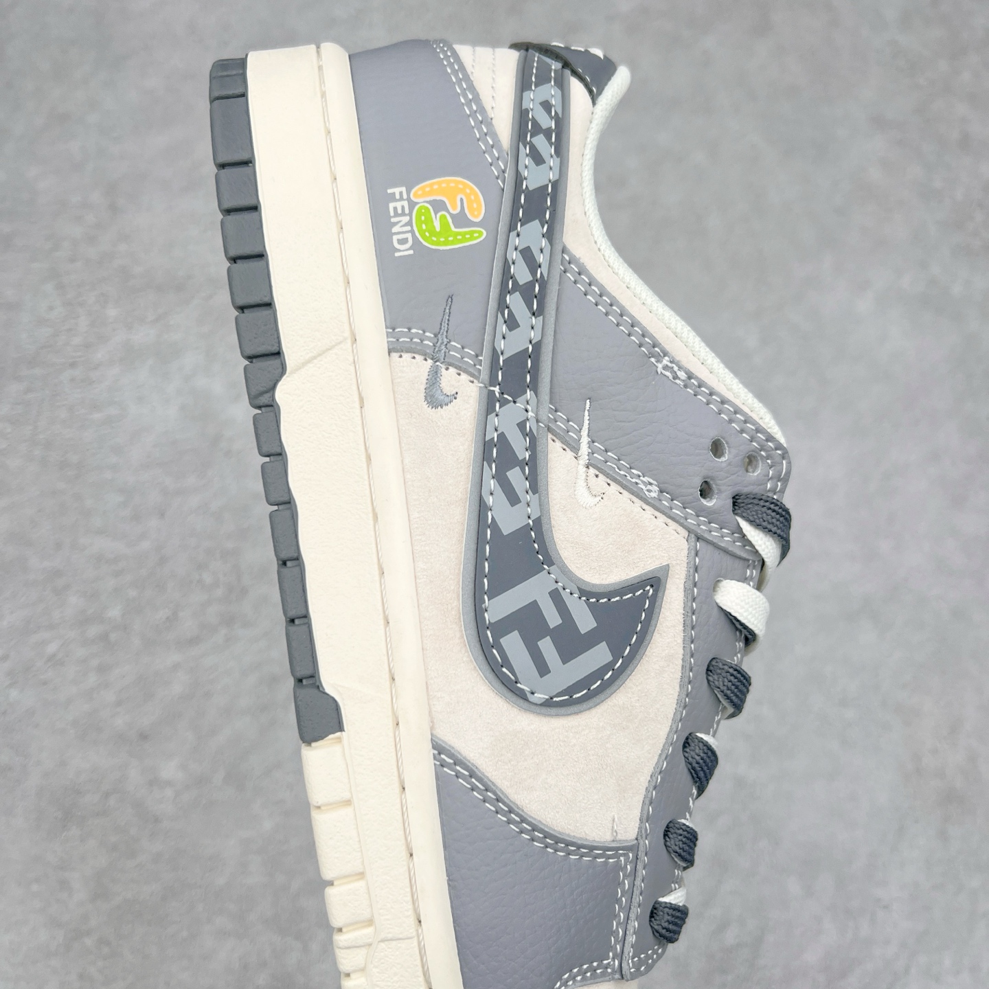 图片[6]-NK Dunk Low 定制配色 DM6868-021 大厂出品 极力推荐 原装头层材料 独家版型蒸餾加工帶來的是更好的视觉和脚感体验大厂纯原品质出货 清洁度 电绣工艺 皮料切割干净无任何毛边 细节完美 尺码：36 36.5 37.5 38 38.5 39 40 40.5 41 42 42.5 43 44 44.5 45-选品中心