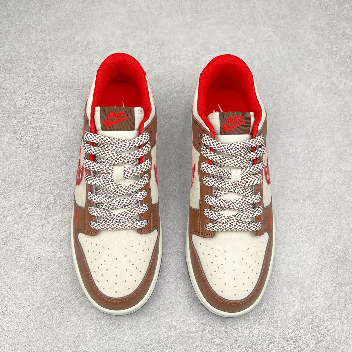 图片[2]-NK Dunk Low 定制配色 DJ2024-096 大厂出品 极力推荐 原装头层材料 独家版型蒸餾加工帶來的是更好的视觉和脚感体验大厂纯原品质出货 清洁度 电绣工艺 皮料切割干净无任何毛边 细节完美 尺码：36 36.5 37.5 38 38.5 39 40 40.5 41 42 42.5 43 44 44.5 45-选品中心