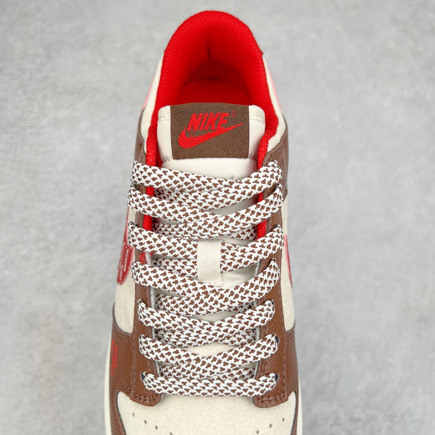 图片[5]-NK Dunk Low 定制配色 DJ2024-096 大厂出品 极力推荐 原装头层材料 独家版型蒸餾加工帶來的是更好的视觉和脚感体验大厂纯原品质出货 清洁度 电绣工艺 皮料切割干净无任何毛边 细节完美 尺码：36 36.5 37.5 38 38.5 39 40 40.5 41 42 42.5 43 44 44.5 45-选品中心