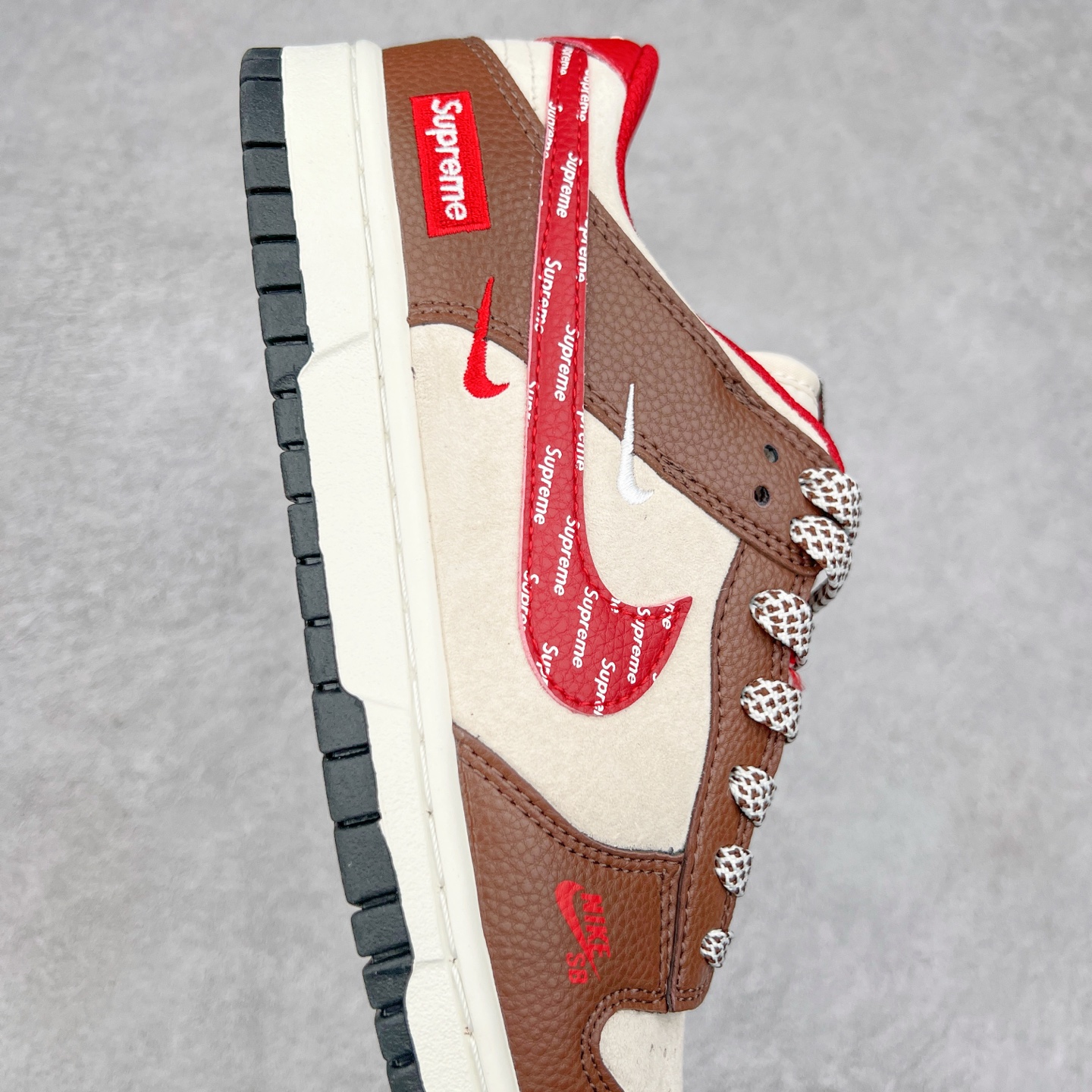 图片[6]-NK Dunk Low 定制配色 DJ2024-096 大厂出品 极力推荐 原装头层材料 独家版型蒸餾加工帶來的是更好的视觉和脚感体验大厂纯原品质出货 清洁度 电绣工艺 皮料切割干净无任何毛边 细节完美 尺码：36 36.5 37.5 38 38.5 39 40 40.5 41 42 42.5 43 44 44.5 45-选品中心