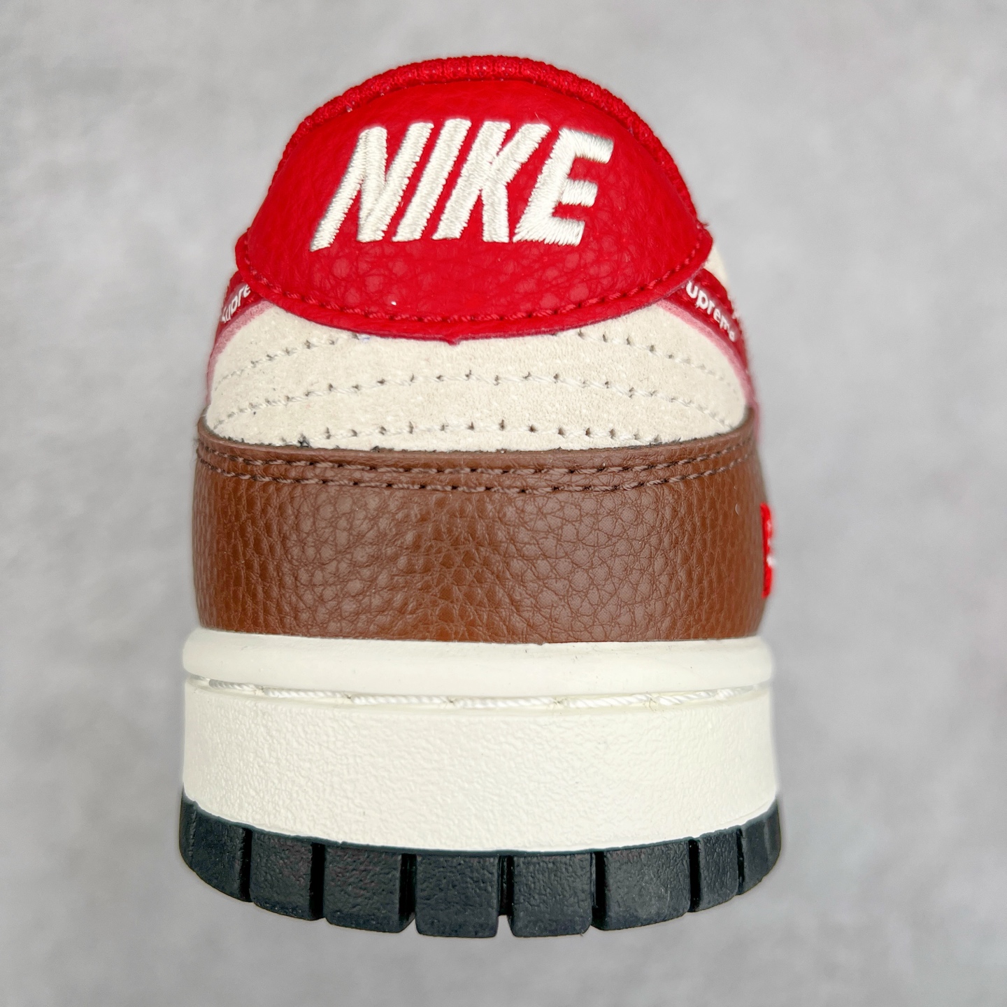 图片[8]-NK Dunk Low 定制配色 DJ2024-096 大厂出品 极力推荐 原装头层材料 独家版型蒸餾加工帶來的是更好的视觉和脚感体验大厂纯原品质出货 清洁度 电绣工艺 皮料切割干净无任何毛边 细节完美 尺码：36 36.5 37.5 38 38.5 39 40 40.5 41 42 42.5 43 44 44.5 45-选品中心