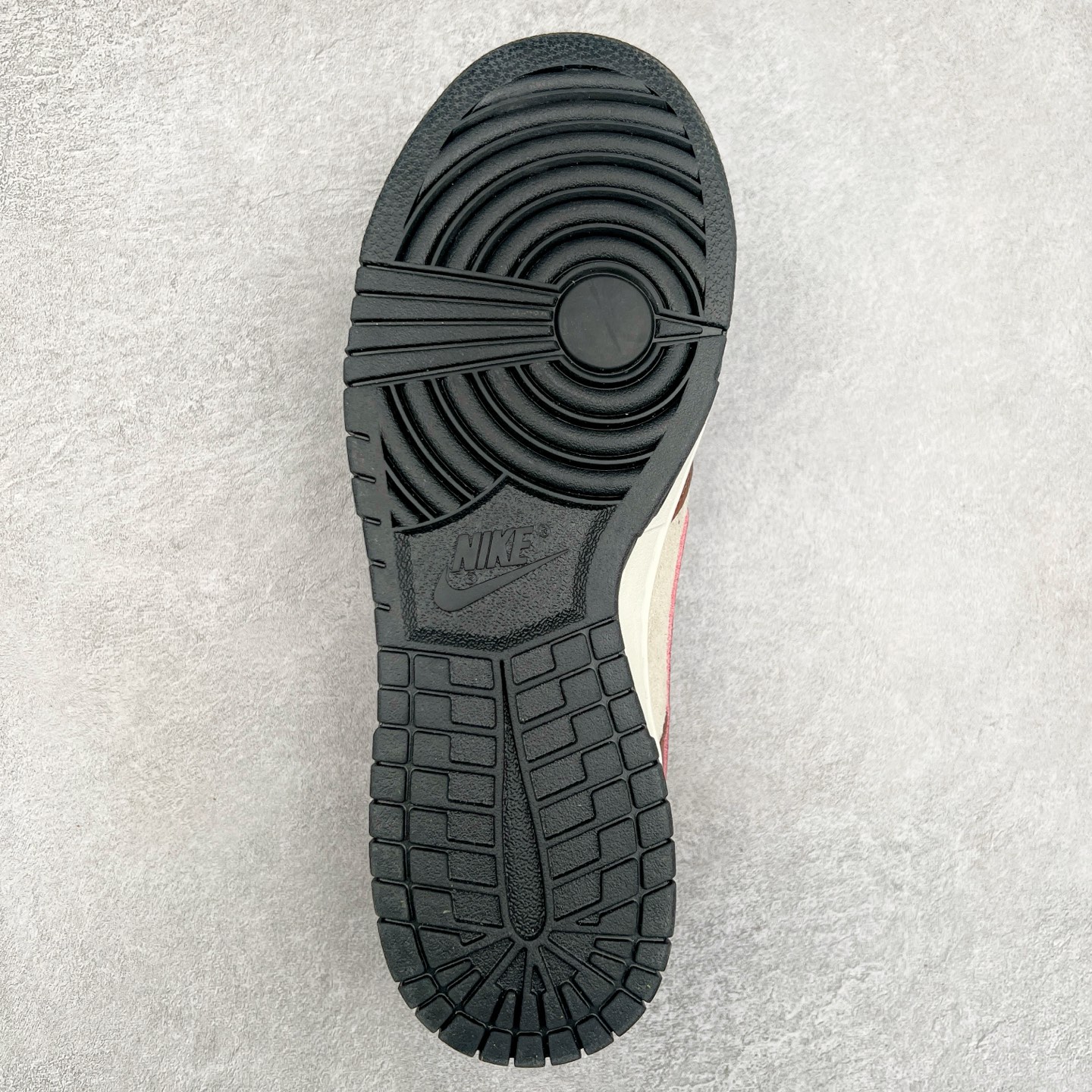 图片[9]-NK Dunk Low 定制配色 DJ2024-096 大厂出品 极力推荐 原装头层材料 独家版型蒸餾加工帶來的是更好的视觉和脚感体验大厂纯原品质出货 清洁度 电绣工艺 皮料切割干净无任何毛边 细节完美 尺码：36 36.5 37.5 38 38.5 39 40 40.5 41 42 42.5 43 44 44.5 45-选品中心