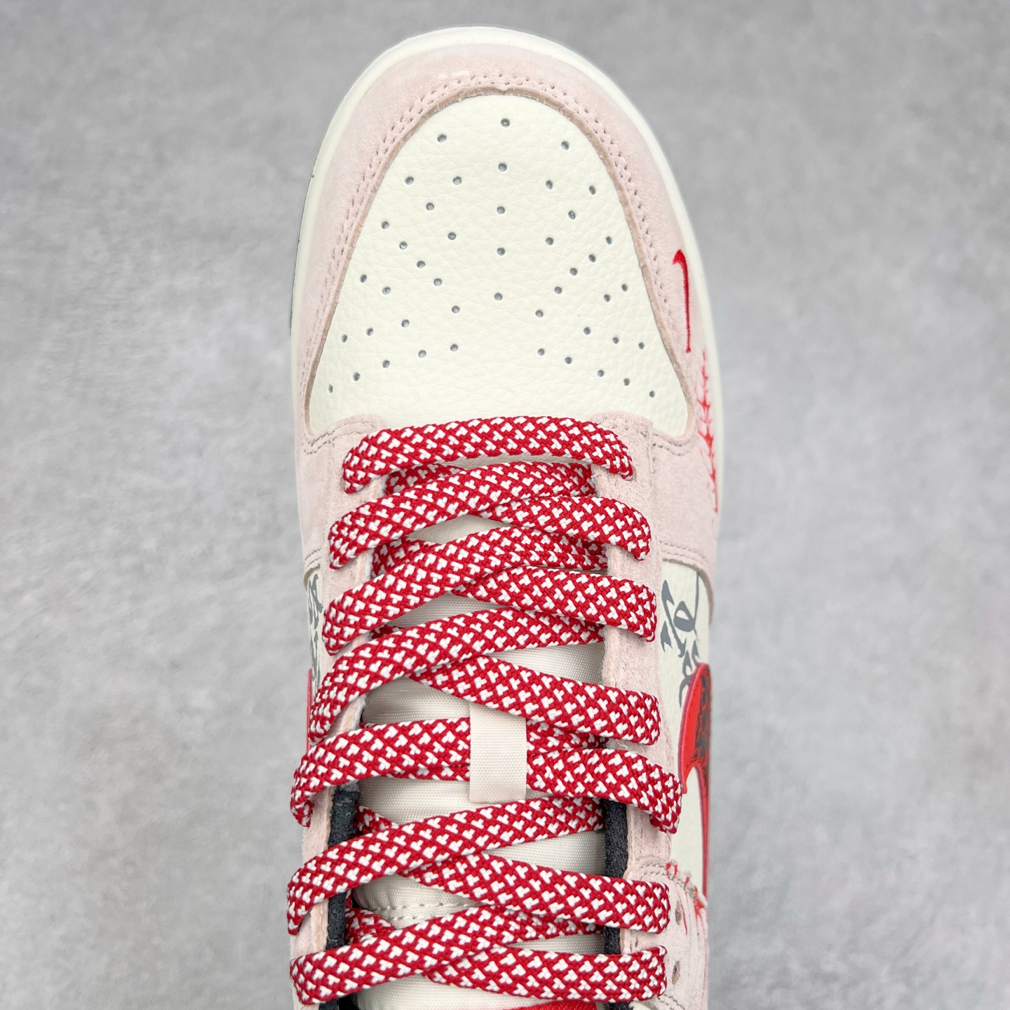 图片[4]-NK Dunk Low 定制配色 DJ2024-106 大厂出品 极力推荐 原装头层材料 独家版型蒸餾加工帶來的是更好的视觉和脚感体验大厂纯原品质出货 清洁度 电绣工艺 皮料切割干净无任何毛边 细节完美 尺码：36 36.5 37.5 38 38.5 39 40 40.5 41 42 42.5 43 44 44.5 45-选品中心