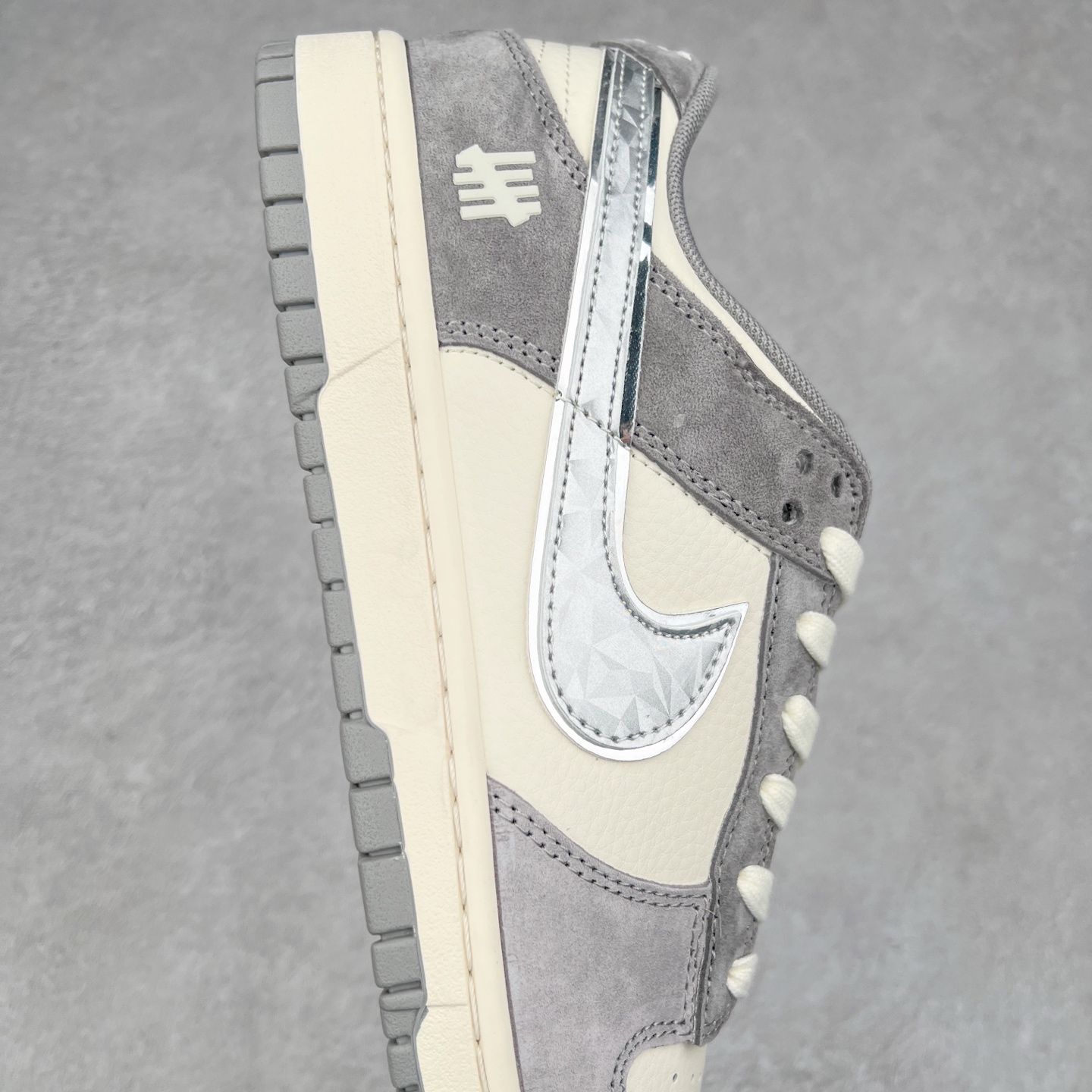 图片[6]-NK Dunk Low 定制配色 DQ1098-518 大厂出品 极力推荐 原装头层材料 独家版型蒸餾加工帶來的是更好的视觉和脚感体验大厂纯原品质出货 清洁度 电绣工艺 皮料切割干净无任何毛边 细节完美 尺码：36 36.5 37.5 38 38.5 39 40 40.5 41 42 42.5 43 44 44.5 45-选品中心