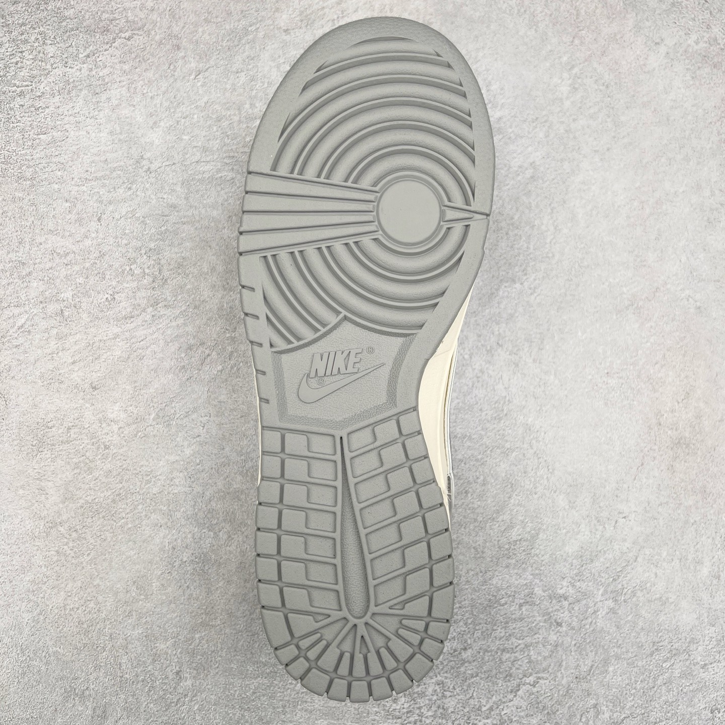 图片[9]-NK Dunk Low 定制配色 DQ1098-518 大厂出品 极力推荐 原装头层材料 独家版型蒸餾加工帶來的是更好的视觉和脚感体验大厂纯原品质出货 清洁度 电绣工艺 皮料切割干净无任何毛边 细节完美 尺码：36 36.5 37.5 38 38.5 39 40 40.5 41 42 42.5 43 44 44.5 45-选品中心