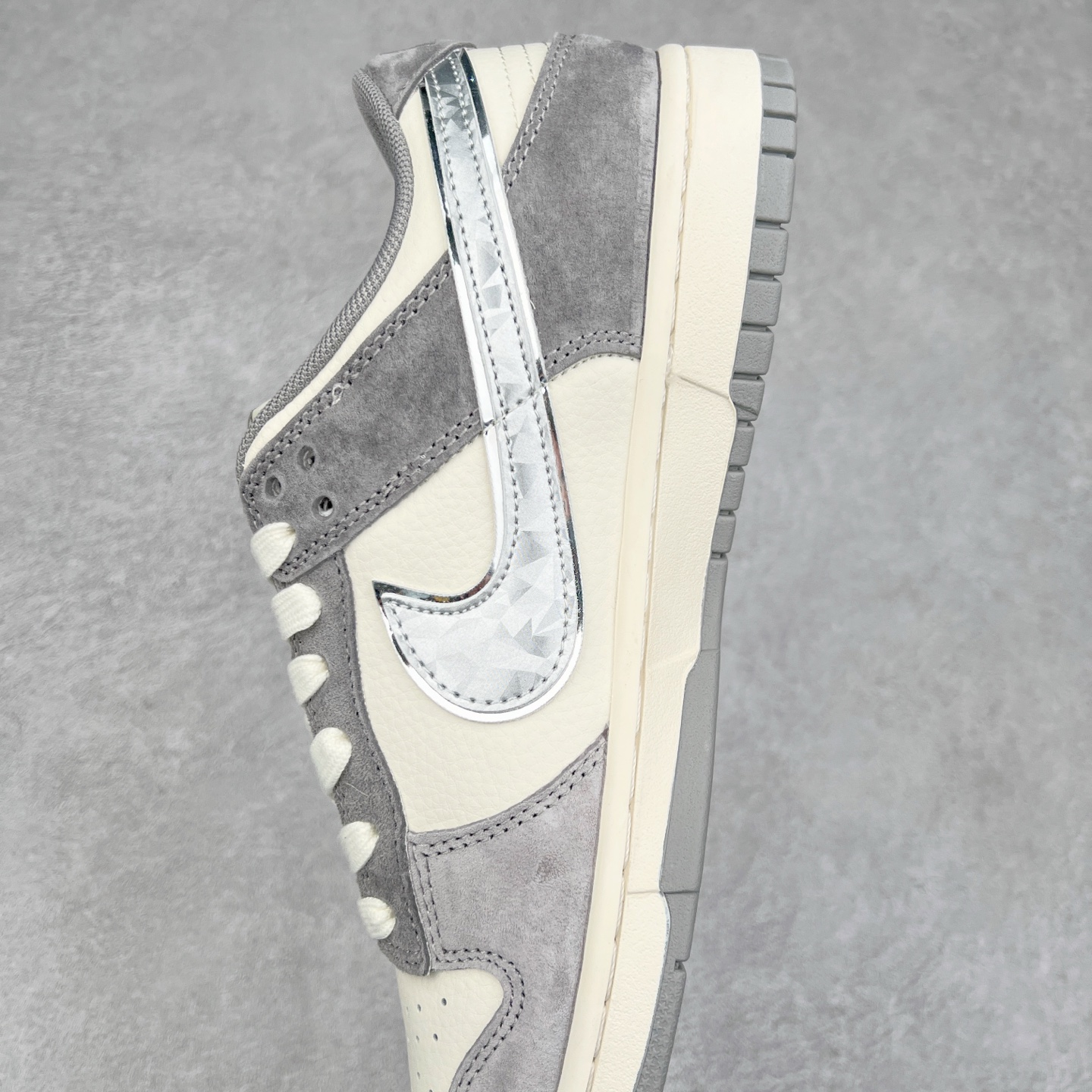 图片[7]-NK Dunk Low 定制配色 DQ1098-518 大厂出品 极力推荐 原装头层材料 独家版型蒸餾加工帶來的是更好的视觉和脚感体验大厂纯原品质出货 清洁度 电绣工艺 皮料切割干净无任何毛边 细节完美 尺码：36 36.5 37.5 38 38.5 39 40 40.5 41 42 42.5 43 44 44.5 45-选品中心