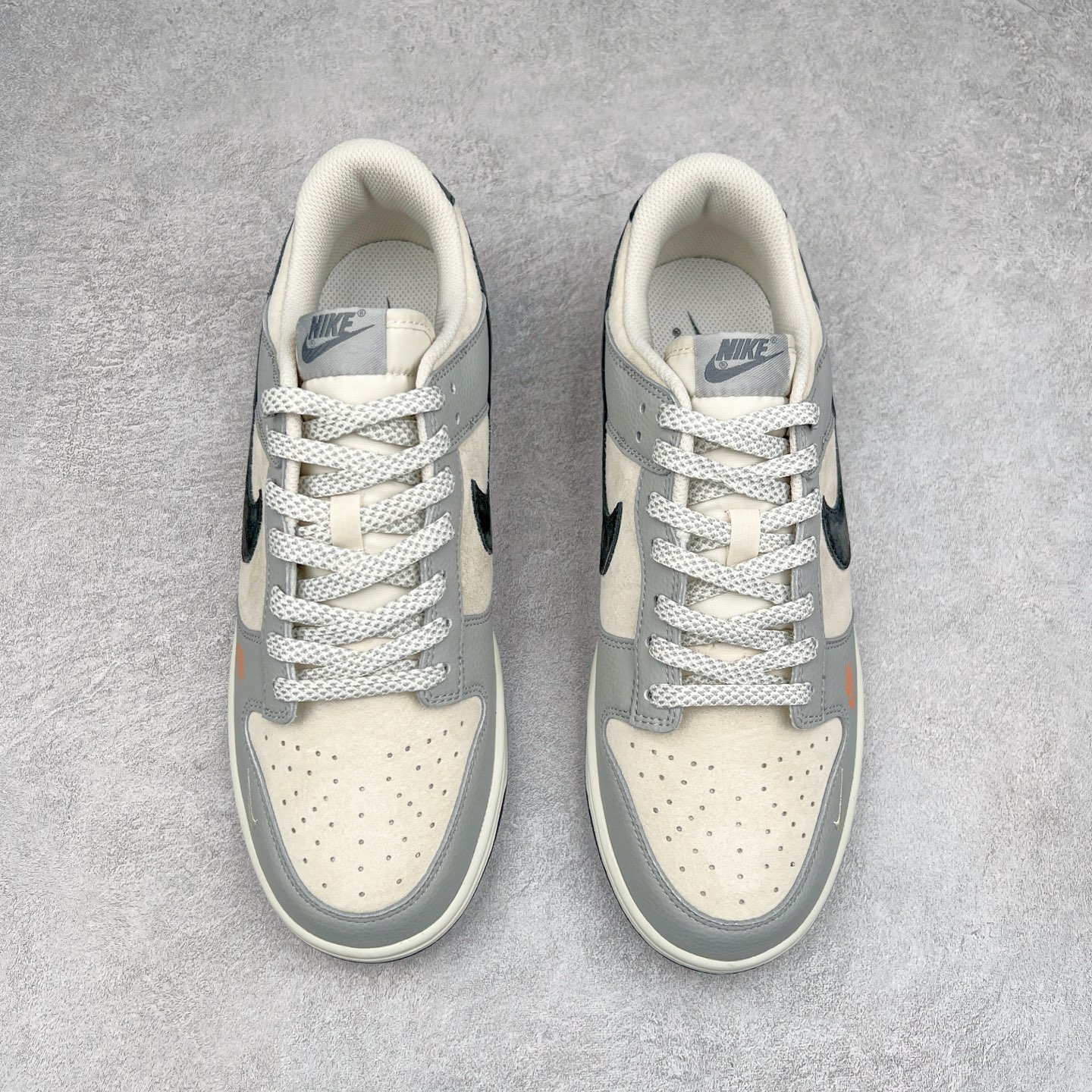 图片[2]-NK Dunk Low 定制配色 DJ2024-095 大厂出品 极力推荐 原装头层材料 独家版型蒸餾加工帶來的是更好的视觉和脚感体验大厂纯原品质出货 清洁度 电绣工艺 皮料切割干净无任何毛边 细节完美 尺码：36 36.5 37.5 38 38.5 39 40 40.5 41 42 42.5 43 44 44.5 45-选品中心