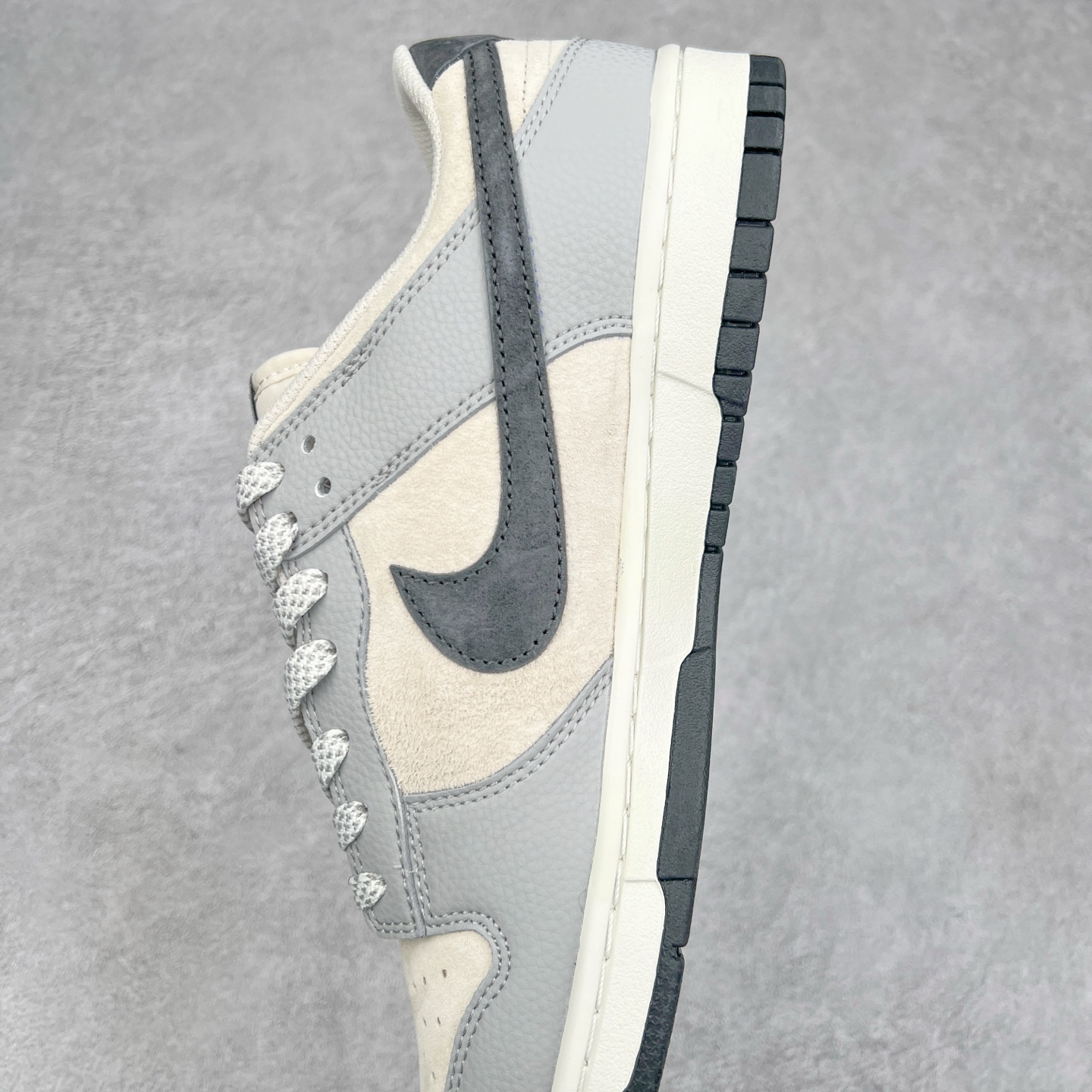 图片[7]-NK Dunk Low 定制配色 DJ2024-095 大厂出品 极力推荐 原装头层材料 独家版型蒸餾加工帶來的是更好的视觉和脚感体验大厂纯原品质出货 清洁度 电绣工艺 皮料切割干净无任何毛边 细节完美 尺码：36 36.5 37.5 38 38.5 39 40 40.5 41 42 42.5 43 44 44.5 45-选品中心