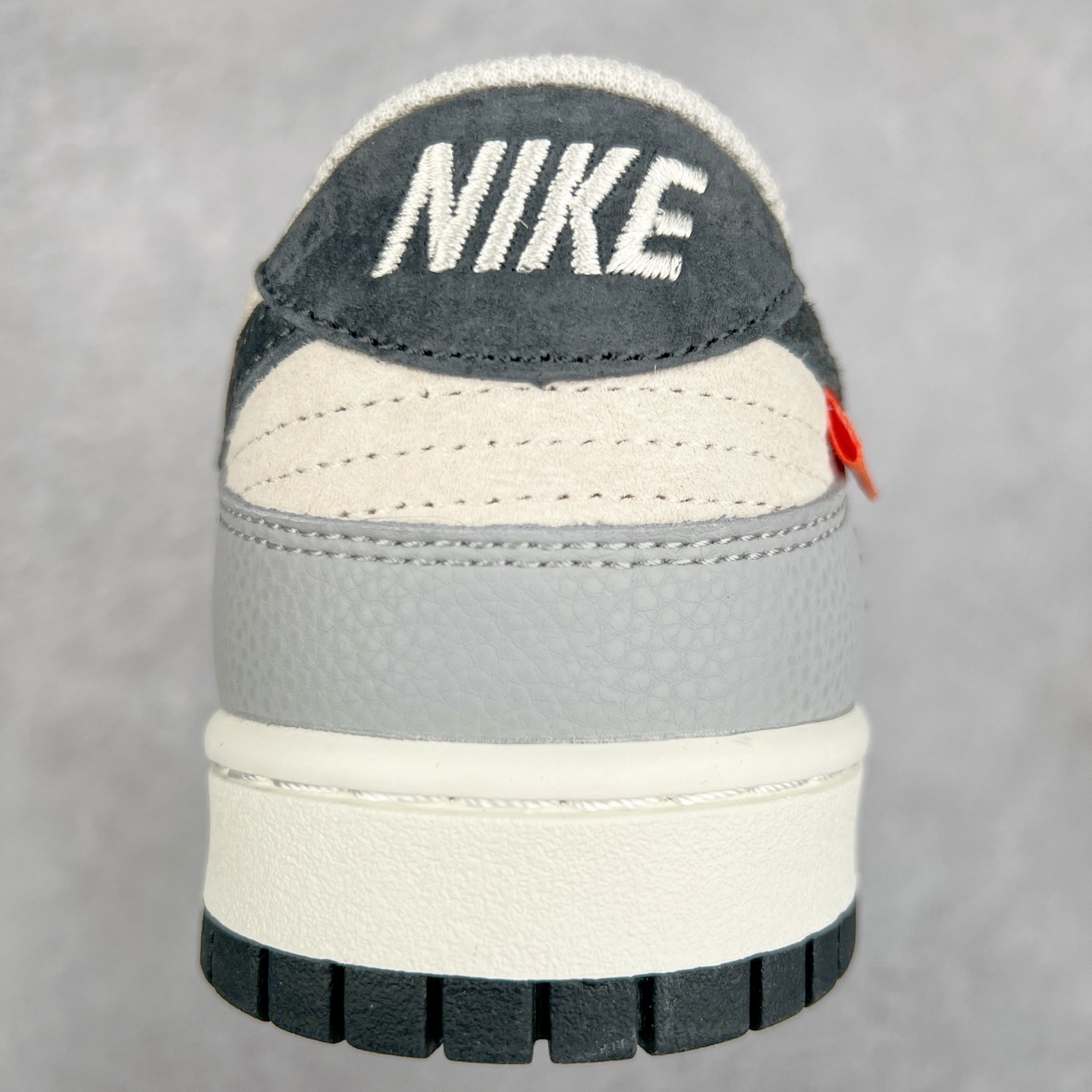 图片[8]-NK Dunk Low 定制配色 DJ2024-095 大厂出品 极力推荐 原装头层材料 独家版型蒸餾加工帶來的是更好的视觉和脚感体验大厂纯原品质出货 清洁度 电绣工艺 皮料切割干净无任何毛边 细节完美 尺码：36 36.5 37.5 38 38.5 39 40 40.5 41 42 42.5 43 44 44.5 45-选品中心