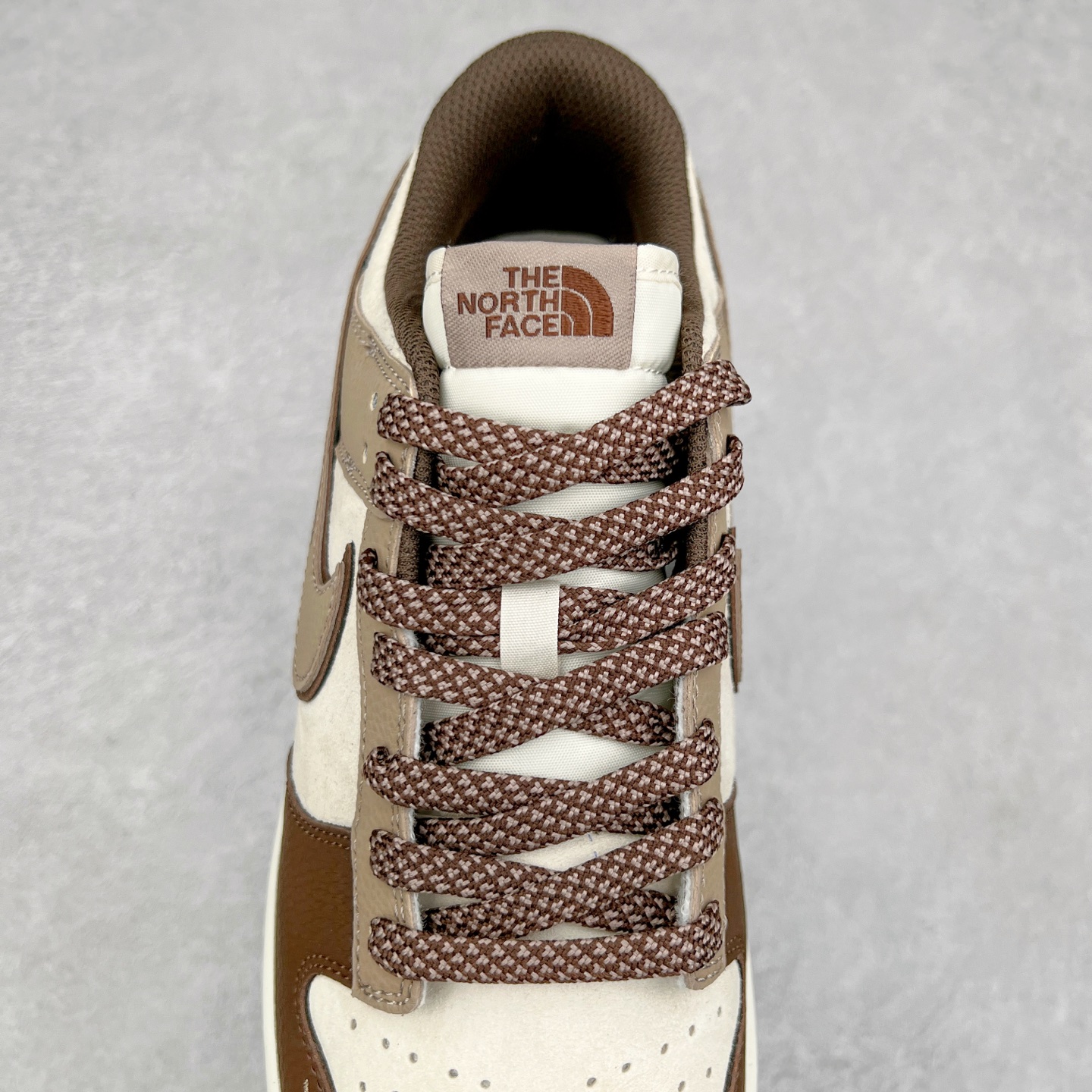 图片[5]-NK Dunk Low 定制配色 DJ2024-090 大厂出品 极力推荐 原装头层材料 独家版型蒸餾加工帶來的是更好的视觉和脚感体验大厂纯原品质出货 清洁度 电绣工艺 皮料切割干净无任何毛边 细节完美 尺码：36 36.5 37.5 38 38.5 39 40 40.5 41 42 42.5 43 44 44.5 45-选品中心