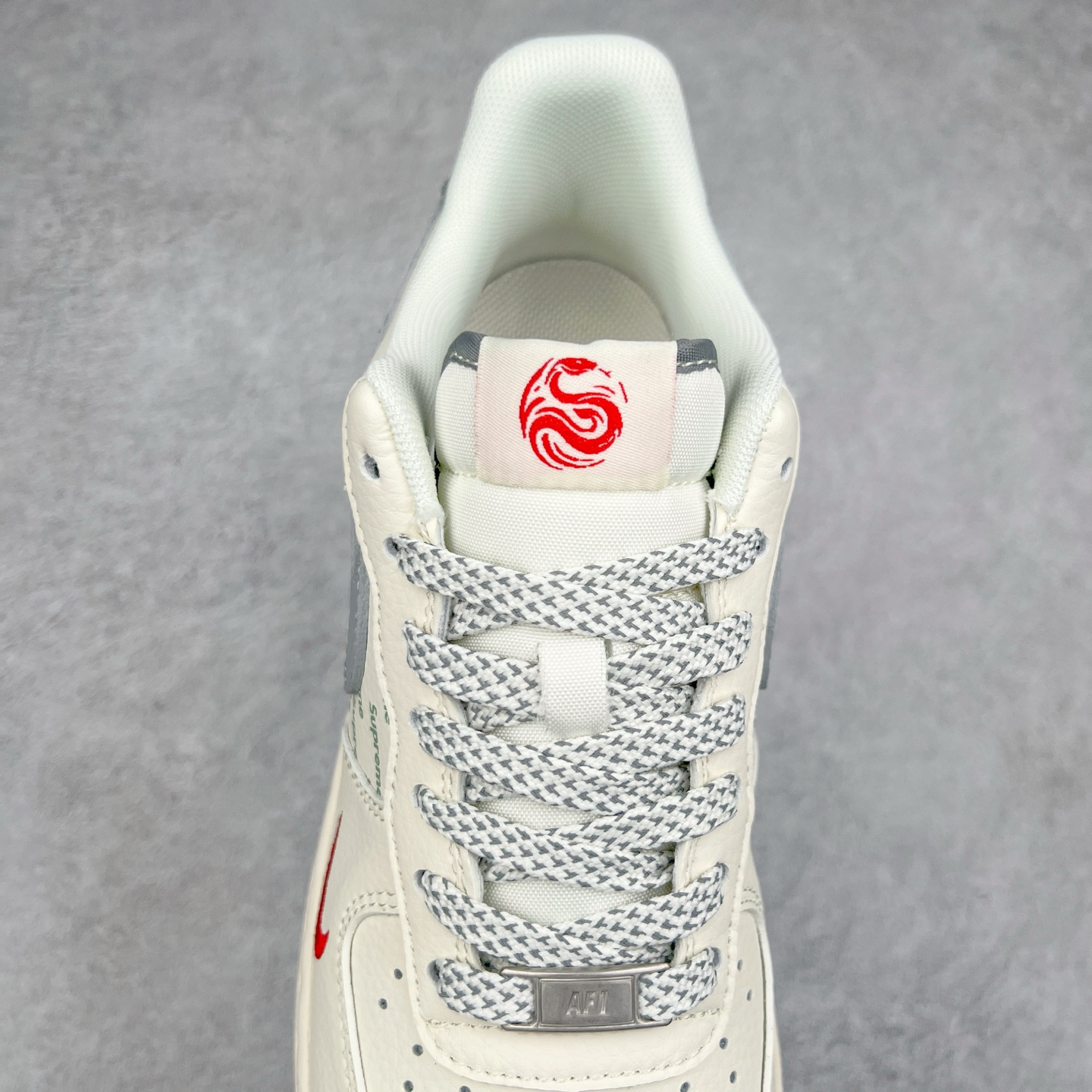 图片[5]-NK Air Force 1´07 Low 空军一号低帮百搭休闲运动板鞋 XS1958-503 柔软、弹性十足的缓震性能和出色的中底设计 横跨复古与现代的外型结合 造就出风靡全球 三十多年的Force 1 直到今天还深受青睐 尺码：36 36.5 37.5 38 38.5 39 40 40.5 41 42 42.5 43 44 44.5 45-选品中心