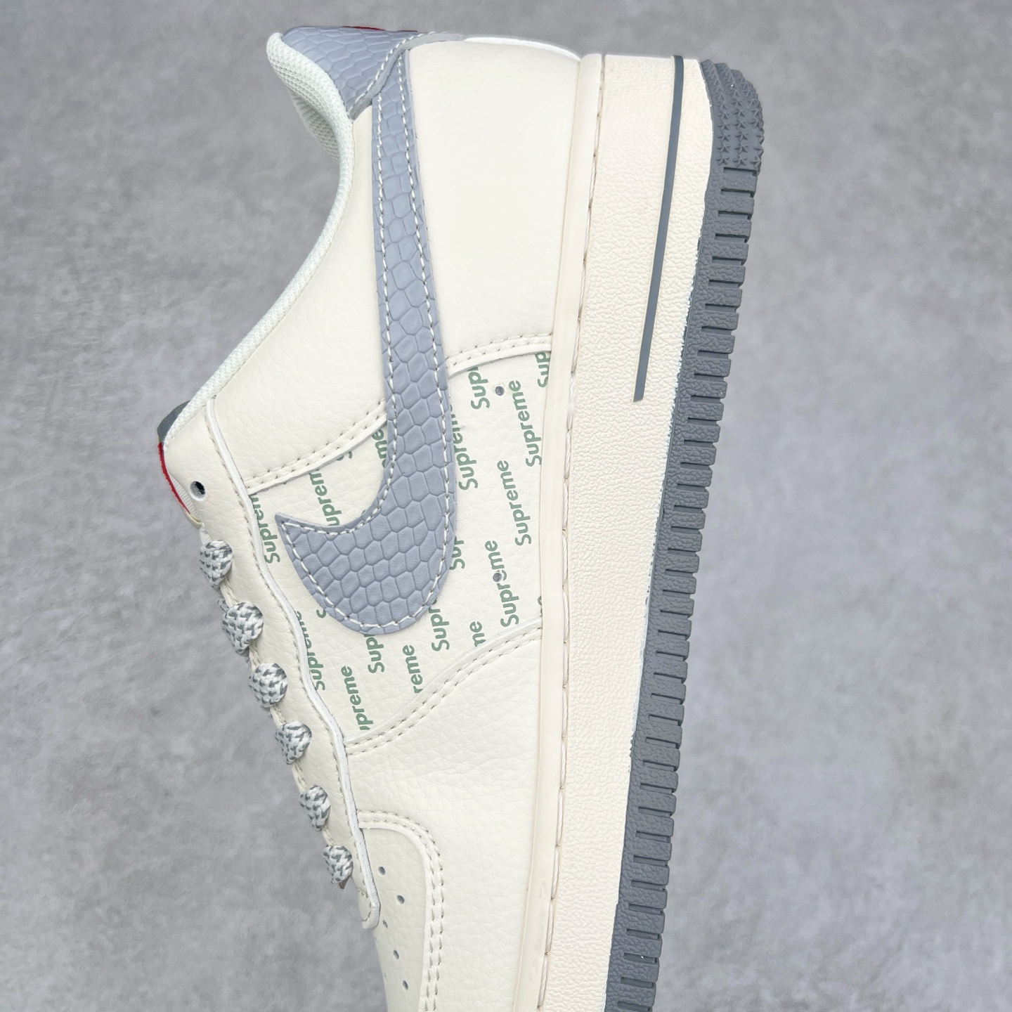 图片[7]-NK Air Force 1´07 Low 空军一号低帮百搭休闲运动板鞋 XS1958-503 柔软、弹性十足的缓震性能和出色的中底设计 横跨复古与现代的外型结合 造就出风靡全球 三十多年的Force 1 直到今天还深受青睐 尺码：36 36.5 37.5 38 38.5 39 40 40.5 41 42 42.5 43 44 44.5 45-选品中心