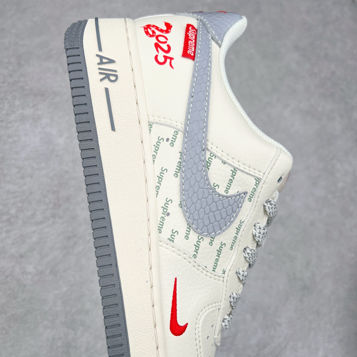 图片[6]-NK Air Force 1´07 Low 空军一号低帮百搭休闲运动板鞋 XS1958-503 柔软、弹性十足的缓震性能和出色的中底设计 横跨复古与现代的外型结合 造就出风靡全球 三十多年的Force 1 直到今天还深受青睐 尺码：36 36.5 37.5 38 38.5 39 40 40.5 41 42 42.5 43 44 44.5 45-选品中心