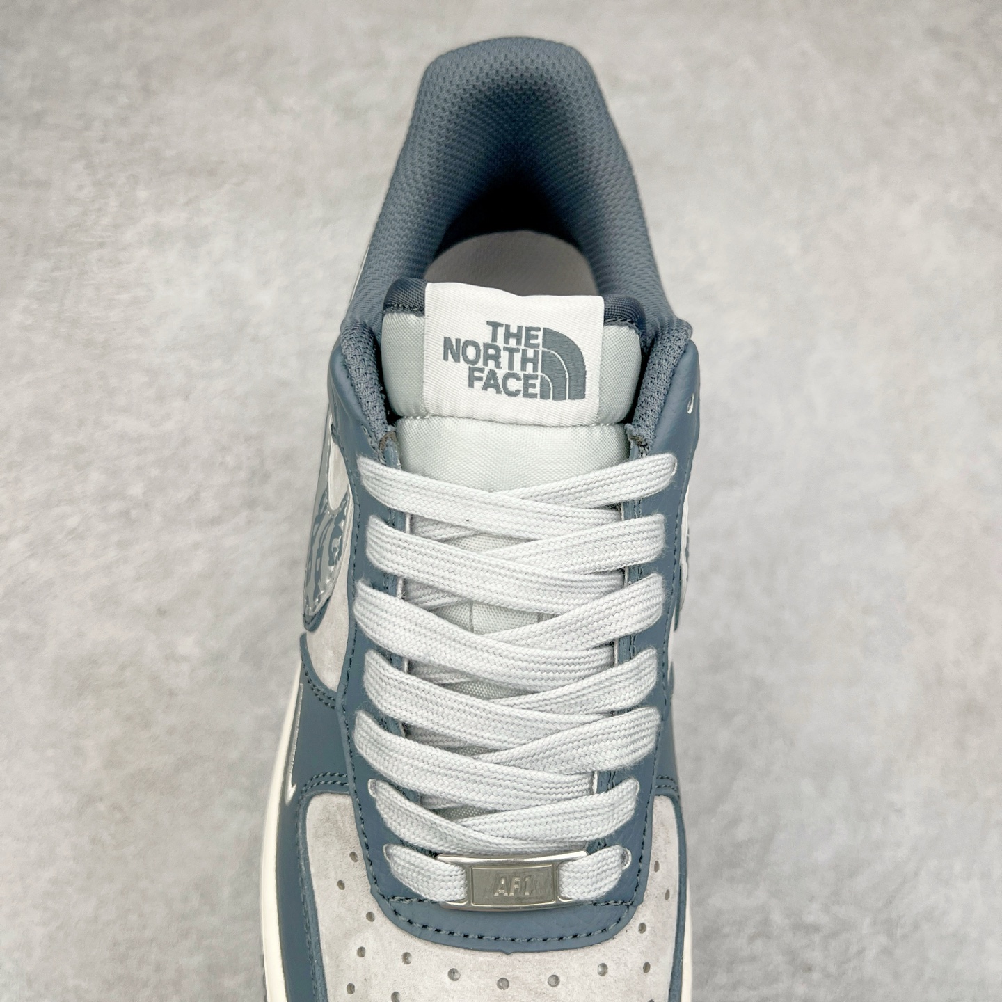 图片[5]-NK Air Force 1´07 Low 空军一号低帮百搭休闲运动板鞋 DM6688-051 柔软、弹性十足的缓震性能和出色的中底设计 横跨复古与现代的外型结合 造就出风靡全球 三十多年的Force 1 直到今天还深受青睐 尺码：36 36.5 37.5 38 38.5 39 40 40.5 41 42 42.5 43 44 44.5 45-选品中心