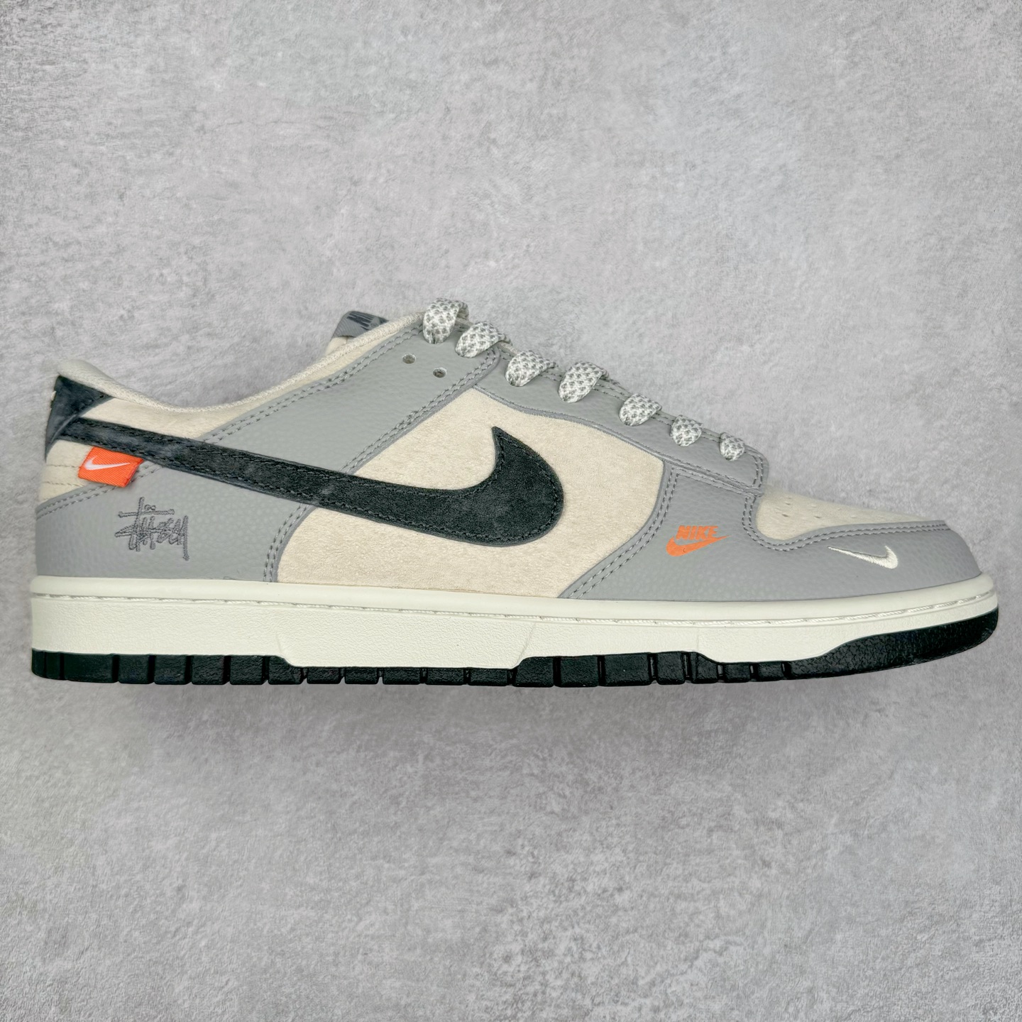 NK Dunk Low 定制配色 DJ2024-095 大厂出品 极力推荐 原装头层材料 独家版型蒸餾加工帶來的是更好的视觉和脚感体验大厂纯原品质出货 清洁度 电绣工艺 皮料切割干净无任何毛边 细节完美 尺码：36 36.5 37.5 38 38.5 39 40 40.5 41 42 42.5 43 44 44.5 45-选品中心