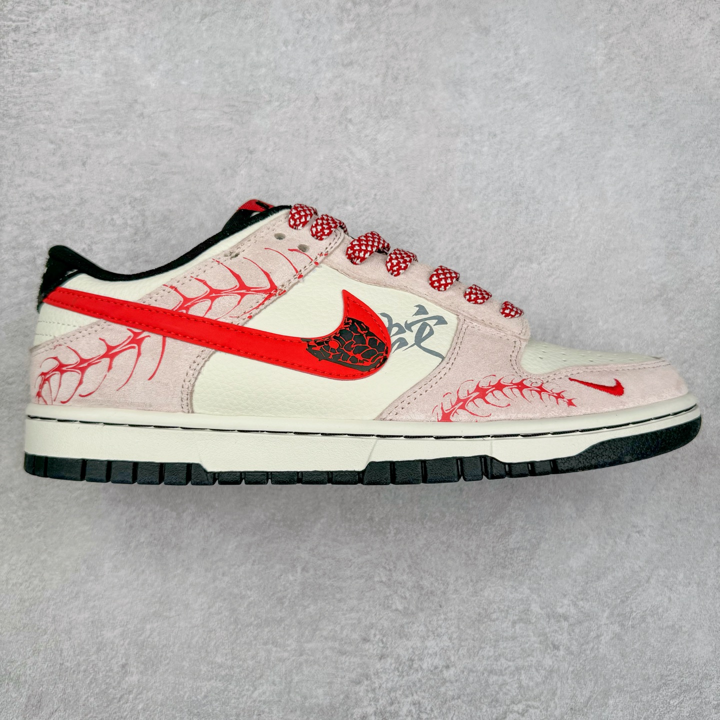 NK Dunk Low 定制配色 DJ2024-106 大厂出品 极力推荐 原装头层材料 独家版型蒸餾加工帶來的是更好的视觉和脚感体验大厂纯原品质出货 清洁度 电绣工艺 皮料切割干净无任何毛边 细节完美 尺码：36 36.5 37.5 38 38.5 39 40 40.5 41 42 42.5 43 44 44.5 45-选品中心