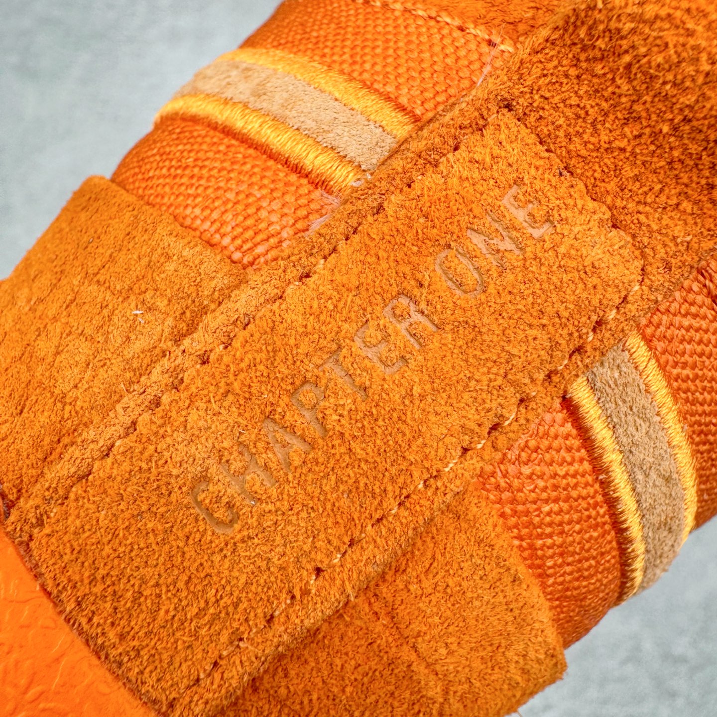 图片[19]-＃灭世/Max NK Book 1 Devin Booker 德文·布克一代男子实战篮球鞋 橙色 FJ4249-800 灭世纯原革新出货‼️缓震配置独家革新！实战属性直接拉满👊🏻实战 天花板上限再度提升！实战亲测-性能体验吊打国产同价位鞋款（为满足海外市场 布克一代最大尺码为47.5） ⚫️增配前掌鹅蛋ZOOM ➕抗扭片➕后掌马蹄ZOOM气垫（正品仅配置后掌zoom气垫） ⚫️采用科比4代鞋楦以及龙骨数据打造！小科4实至名归！（完美解决正品压脚趾问题） ⚫️鞋身➕鞋头增配高频补强层，提升鞋头以及脚踝支撑性 ⚫️鞋垫采用科比4代元年高弹缓震垫材质-磨合一场直接贴合脚型☑️ ⚫️外底加厚2mm，wow10止滑配方，无需磨合，抓地性能原地起飞 最强布克一代有且只在灭世纯原（支持市场任意货品正面PK） 真材实料，肉眼可见！革新升级绝非空穴来风！灭世纯原内外兼修，用态度诠释实战新篇章👊🏻 Book 1 尺码 39-47.5-选品中心