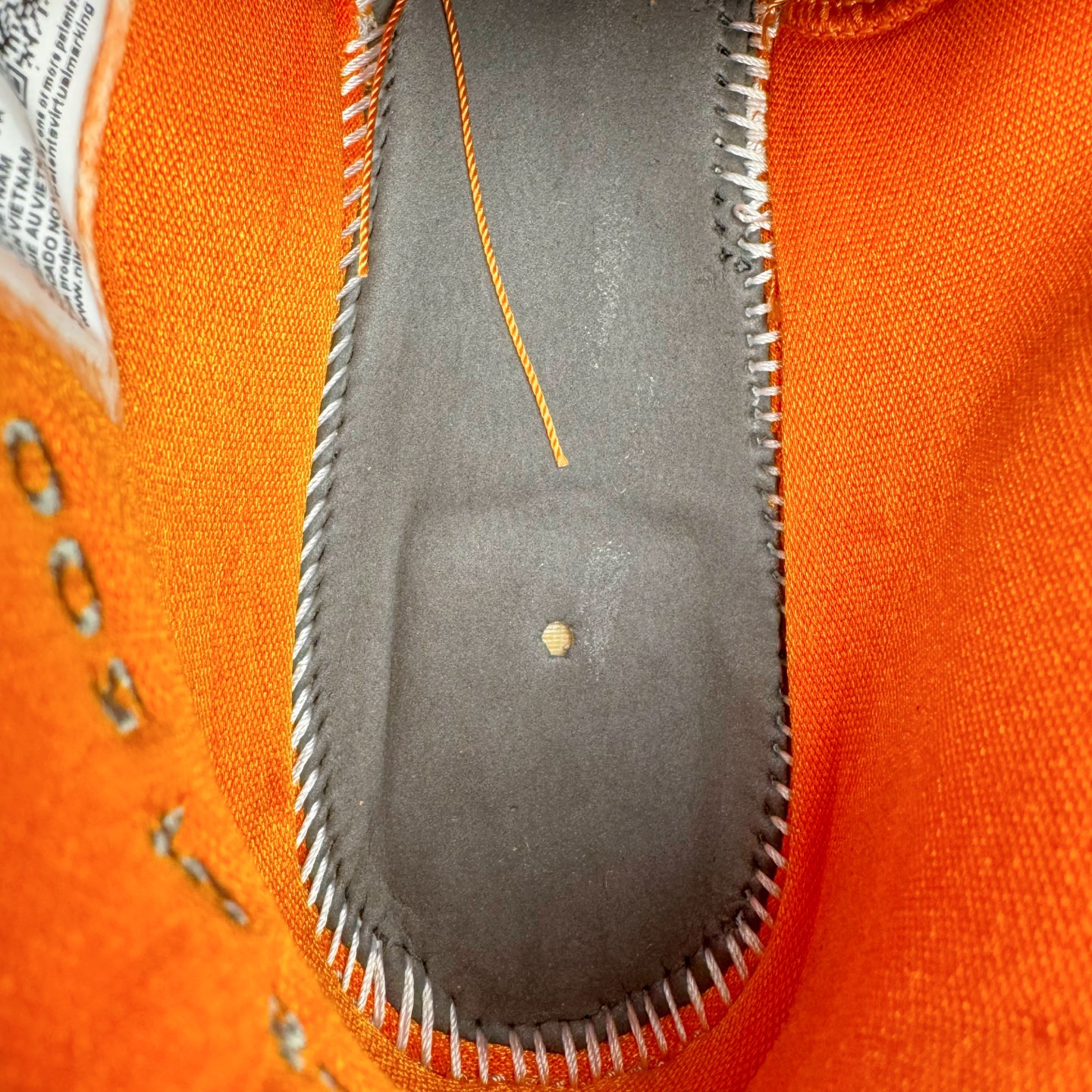 图片[11]-＃灭世/Max NK Book 1 Devin Booker 德文·布克一代男子实战篮球鞋 橙色 FJ4249-800 灭世纯原革新出货‼️缓震配置独家革新！实战属性直接拉满👊🏻实战 天花板上限再度提升！实战亲测-性能体验吊打国产同价位鞋款（为满足海外市场 布克一代最大尺码为47.5） ⚫️增配前掌鹅蛋ZOOM ➕抗扭片➕后掌马蹄ZOOM气垫（正品仅配置后掌zoom气垫） ⚫️采用科比4代鞋楦以及龙骨数据打造！小科4实至名归！（完美解决正品压脚趾问题） ⚫️鞋身➕鞋头增配高频补强层，提升鞋头以及脚踝支撑性 ⚫️鞋垫采用科比4代元年高弹缓震垫材质-磨合一场直接贴合脚型☑️ ⚫️外底加厚2mm，wow10止滑配方，无需磨合，抓地性能原地起飞 最强布克一代有且只在灭世纯原（支持市场任意货品正面PK） 真材实料，肉眼可见！革新升级绝非空穴来风！灭世纯原内外兼修，用态度诠释实战新篇章👊🏻 Book 1 尺码 39-47.5-选品中心