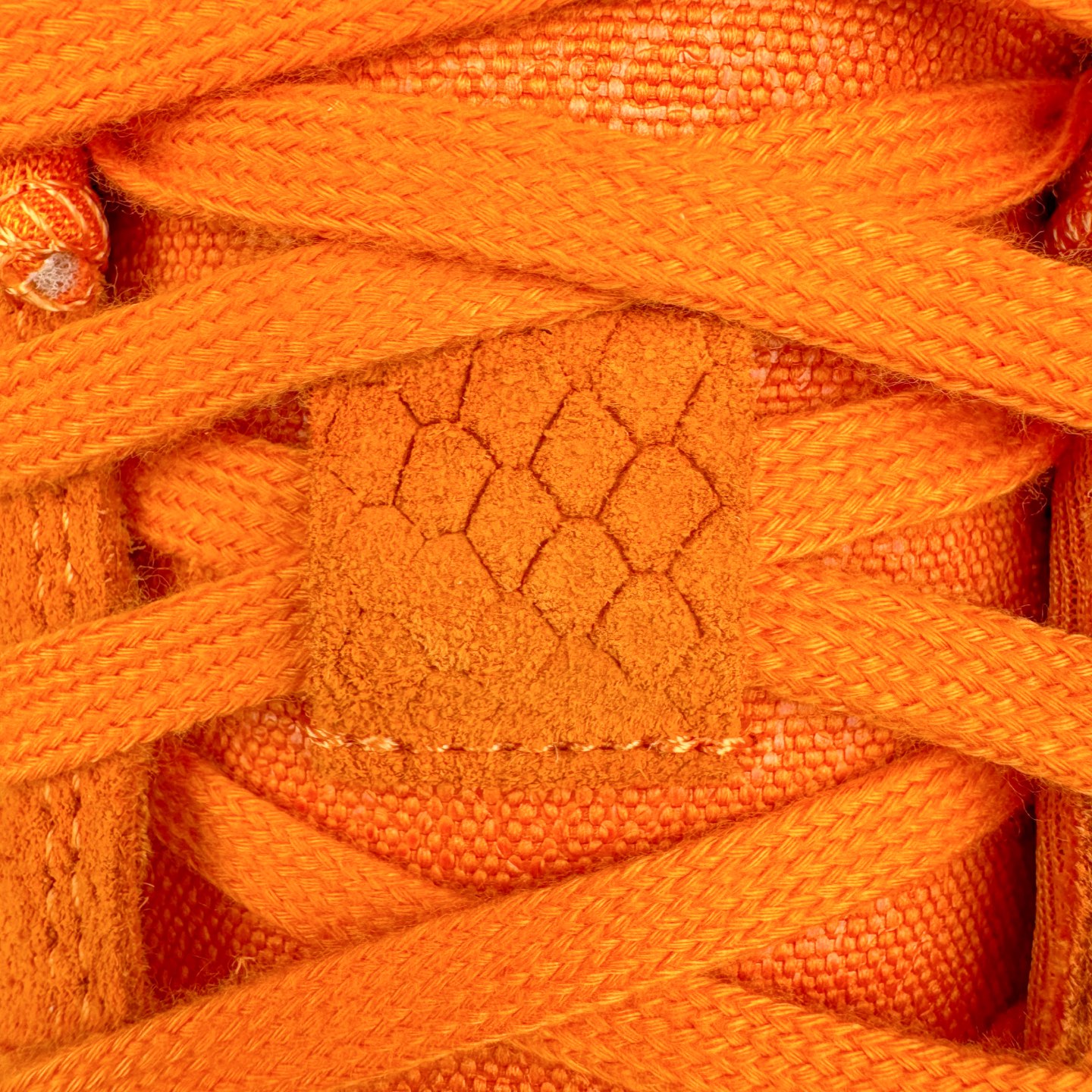 图片[16]-＃灭世/Max NK Book 1 Devin Booker 德文·布克一代男子实战篮球鞋 橙色 FJ4249-800 灭世纯原革新出货‼️缓震配置独家革新！实战属性直接拉满👊🏻实战 天花板上限再度提升！实战亲测-性能体验吊打国产同价位鞋款（为满足海外市场 布克一代最大尺码为47.5） ⚫️增配前掌鹅蛋ZOOM ➕抗扭片➕后掌马蹄ZOOM气垫（正品仅配置后掌zoom气垫） ⚫️采用科比4代鞋楦以及龙骨数据打造！小科4实至名归！（完美解决正品压脚趾问题） ⚫️鞋身➕鞋头增配高频补强层，提升鞋头以及脚踝支撑性 ⚫️鞋垫采用科比4代元年高弹缓震垫材质-磨合一场直接贴合脚型☑️ ⚫️外底加厚2mm，wow10止滑配方，无需磨合，抓地性能原地起飞 最强布克一代有且只在灭世纯原（支持市场任意货品正面PK） 真材实料，肉眼可见！革新升级绝非空穴来风！灭世纯原内外兼修，用态度诠释实战新篇章👊🏻 Book 1 尺码 39-47.5-选品中心