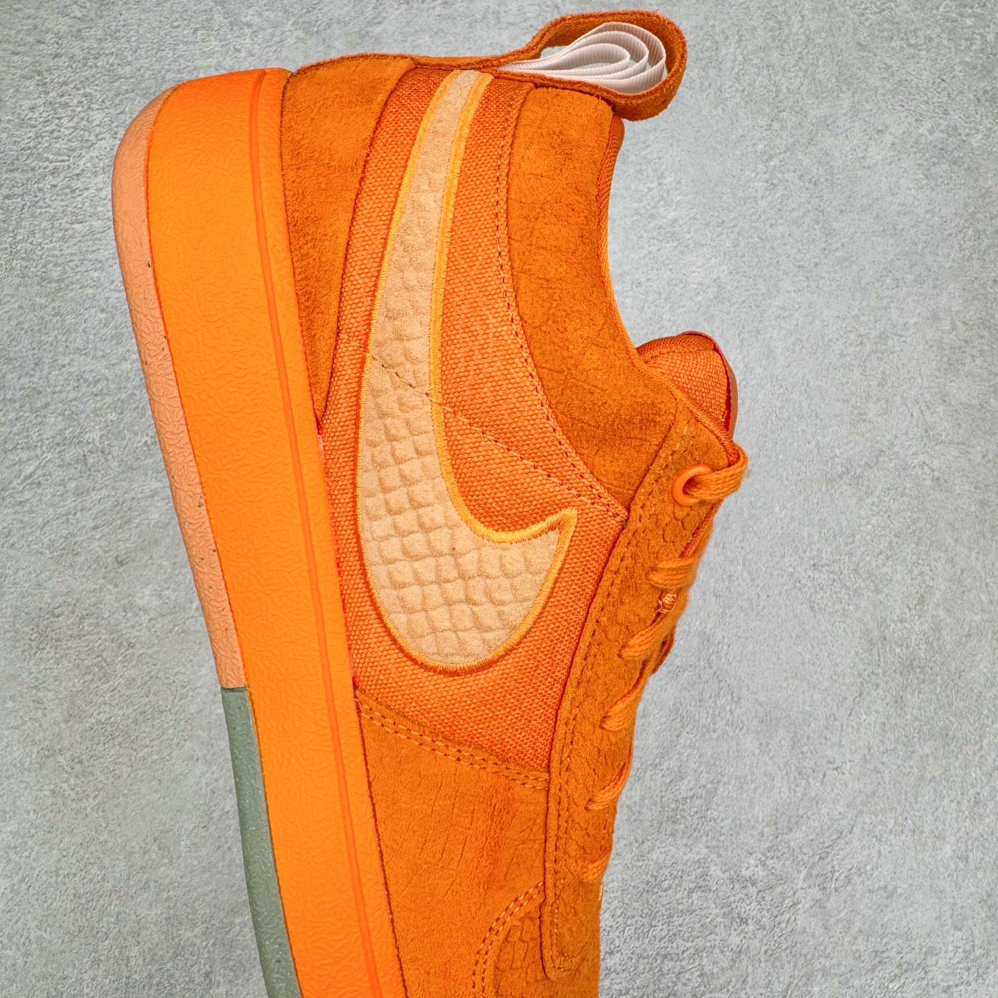 图片[6]-＃灭世/Max NK Book 1 Devin Booker 德文·布克一代男子实战篮球鞋 橙色 FJ4249-800 灭世纯原革新出货‼️缓震配置独家革新！实战属性直接拉满👊🏻实战 天花板上限再度提升！实战亲测-性能体验吊打国产同价位鞋款（为满足海外市场 布克一代最大尺码为47.5） ⚫️增配前掌鹅蛋ZOOM ➕抗扭片➕后掌马蹄ZOOM气垫（正品仅配置后掌zoom气垫） ⚫️采用科比4代鞋楦以及龙骨数据打造！小科4实至名归！（完美解决正品压脚趾问题） ⚫️鞋身➕鞋头增配高频补强层，提升鞋头以及脚踝支撑性 ⚫️鞋垫采用科比4代元年高弹缓震垫材质-磨合一场直接贴合脚型☑️ ⚫️外底加厚2mm，wow10止滑配方，无需磨合，抓地性能原地起飞 最强布克一代有且只在灭世纯原（支持市场任意货品正面PK） 真材实料，肉眼可见！革新升级绝非空穴来风！灭世纯原内外兼修，用态度诠释实战新篇章👊🏻 Book 1 尺码 39-47.5-选品中心