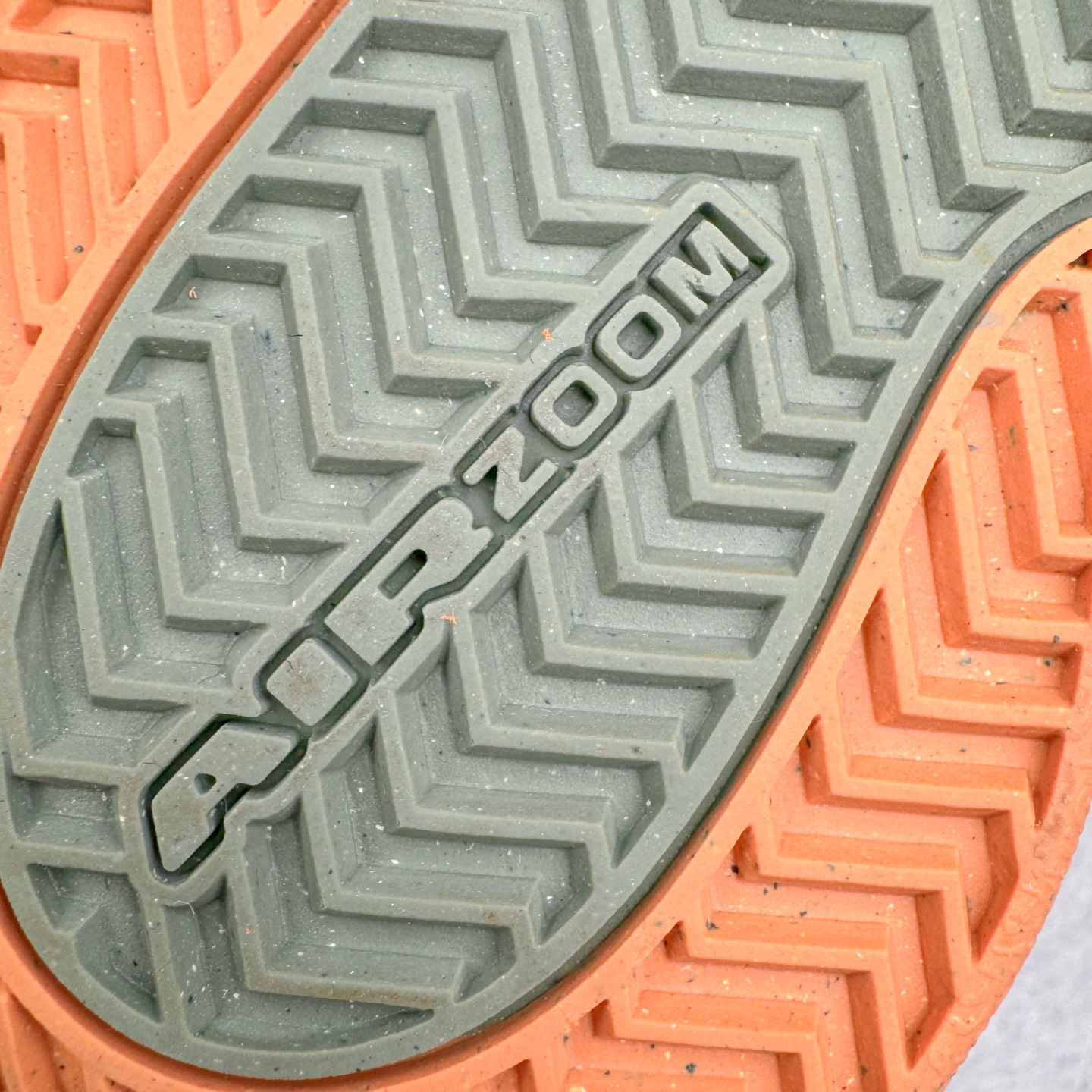 图片[21]-＃灭世/Max NK Book 1 Devin Booker 德文·布克一代男子实战篮球鞋 橙色 FJ4249-800 灭世纯原革新出货‼️缓震配置独家革新！实战属性直接拉满👊🏻实战 天花板上限再度提升！实战亲测-性能体验吊打国产同价位鞋款（为满足海外市场 布克一代最大尺码为47.5） ⚫️增配前掌鹅蛋ZOOM ➕抗扭片➕后掌马蹄ZOOM气垫（正品仅配置后掌zoom气垫） ⚫️采用科比4代鞋楦以及龙骨数据打造！小科4实至名归！（完美解决正品压脚趾问题） ⚫️鞋身➕鞋头增配高频补强层，提升鞋头以及脚踝支撑性 ⚫️鞋垫采用科比4代元年高弹缓震垫材质-磨合一场直接贴合脚型☑️ ⚫️外底加厚2mm，wow10止滑配方，无需磨合，抓地性能原地起飞 最强布克一代有且只在灭世纯原（支持市场任意货品正面PK） 真材实料，肉眼可见！革新升级绝非空穴来风！灭世纯原内外兼修，用态度诠释实战新篇章👊🏻 Book 1 尺码 39-47.5-选品中心