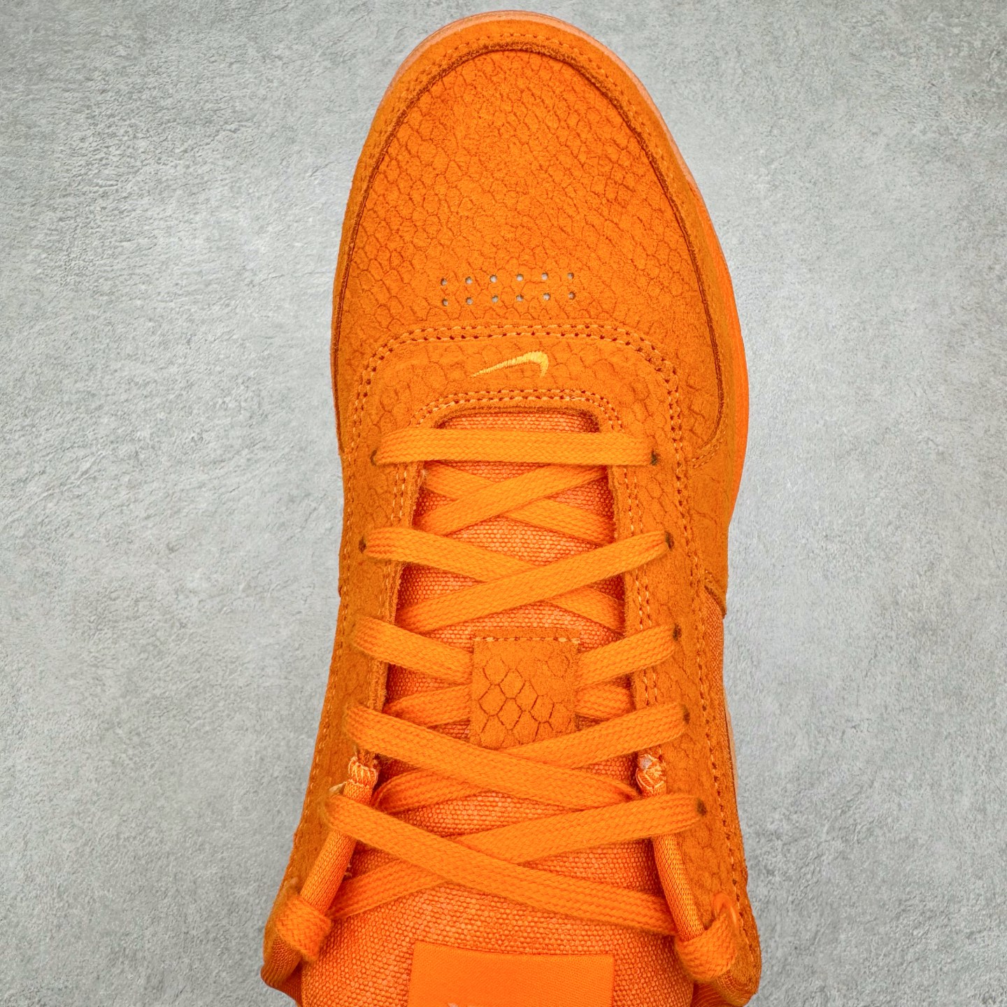 图片[4]-＃灭世/Max NK Book 1 Devin Booker 德文·布克一代男子实战篮球鞋 橙色 FJ4249-800 灭世纯原革新出货‼️缓震配置独家革新！实战属性直接拉满👊🏻实战 天花板上限再度提升！实战亲测-性能体验吊打国产同价位鞋款（为满足海外市场 布克一代最大尺码为47.5） ⚫️增配前掌鹅蛋ZOOM ➕抗扭片➕后掌马蹄ZOOM气垫（正品仅配置后掌zoom气垫） ⚫️采用科比4代鞋楦以及龙骨数据打造！小科4实至名归！（完美解决正品压脚趾问题） ⚫️鞋身➕鞋头增配高频补强层，提升鞋头以及脚踝支撑性 ⚫️鞋垫采用科比4代元年高弹缓震垫材质-磨合一场直接贴合脚型☑️ ⚫️外底加厚2mm，wow10止滑配方，无需磨合，抓地性能原地起飞 最强布克一代有且只在灭世纯原（支持市场任意货品正面PK） 真材实料，肉眼可见！革新升级绝非空穴来风！灭世纯原内外兼修，用态度诠释实战新篇章👊🏻 Book 1 尺码 39-47.5-选品中心